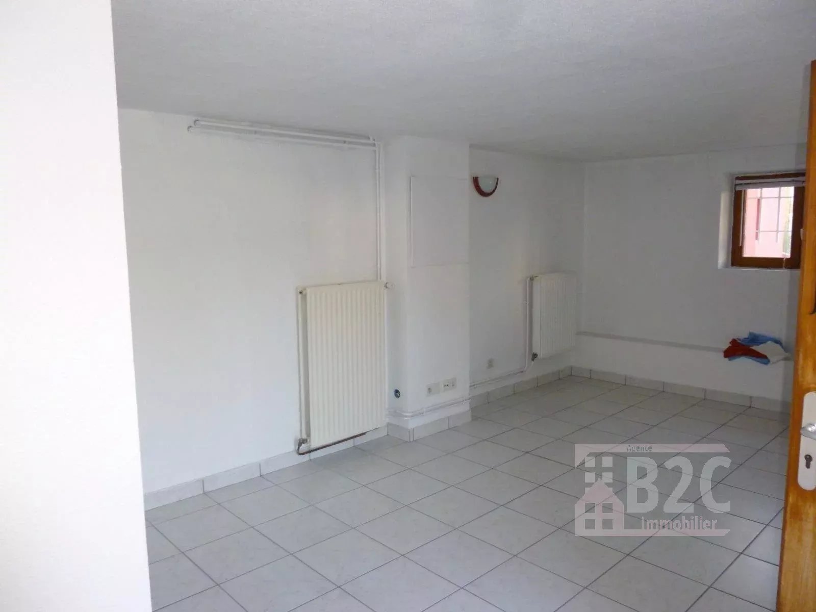 EYBENS  A VENDRE STUDIO LOUE