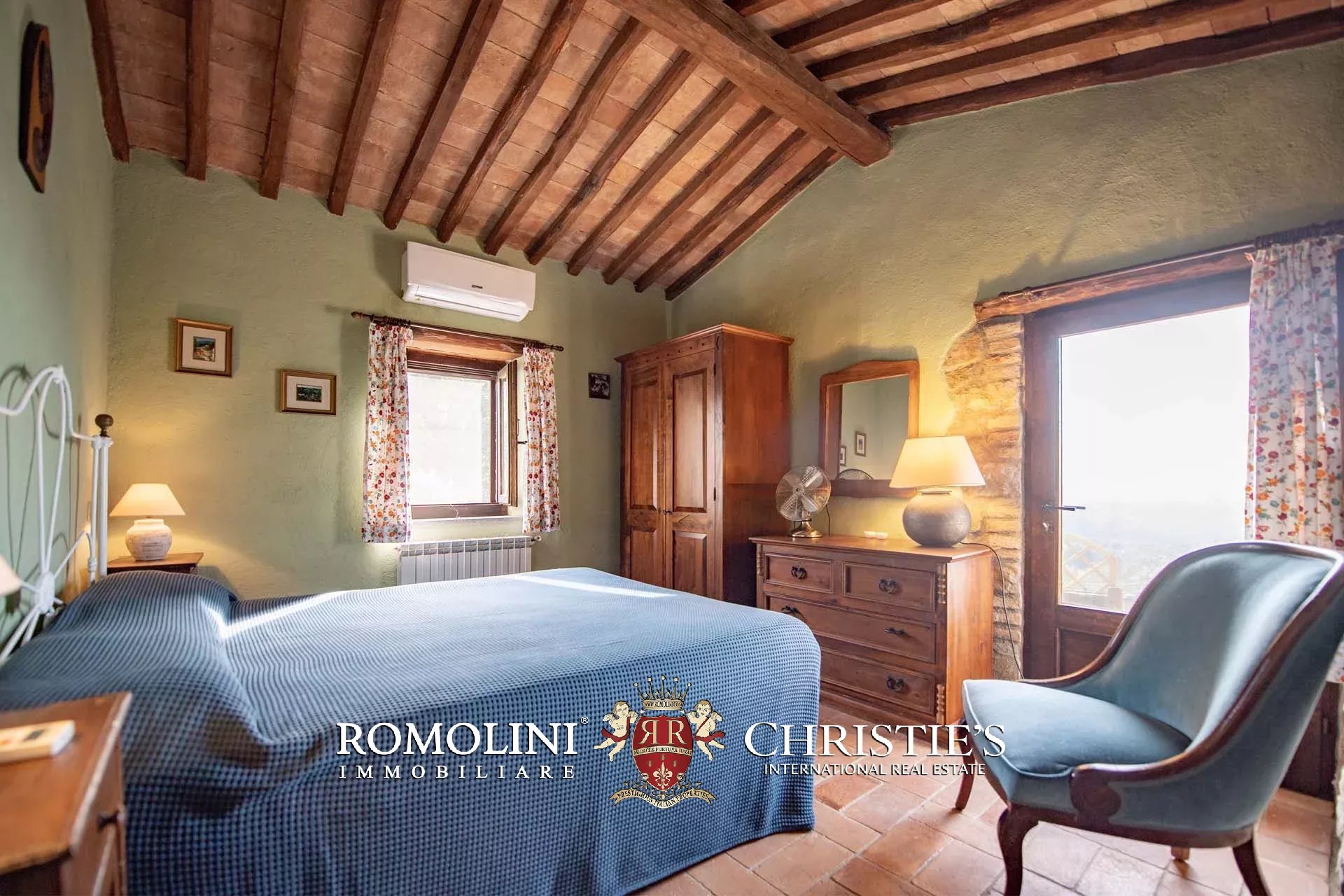 6 Bedroom Villa/Townhouse's Image 43
