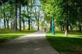 03200 VICHY - APPARTEMENT- QUARTIER DE FRANCE 3 PIÈCES  AVEC DEUX BALCONS -ET CAVE