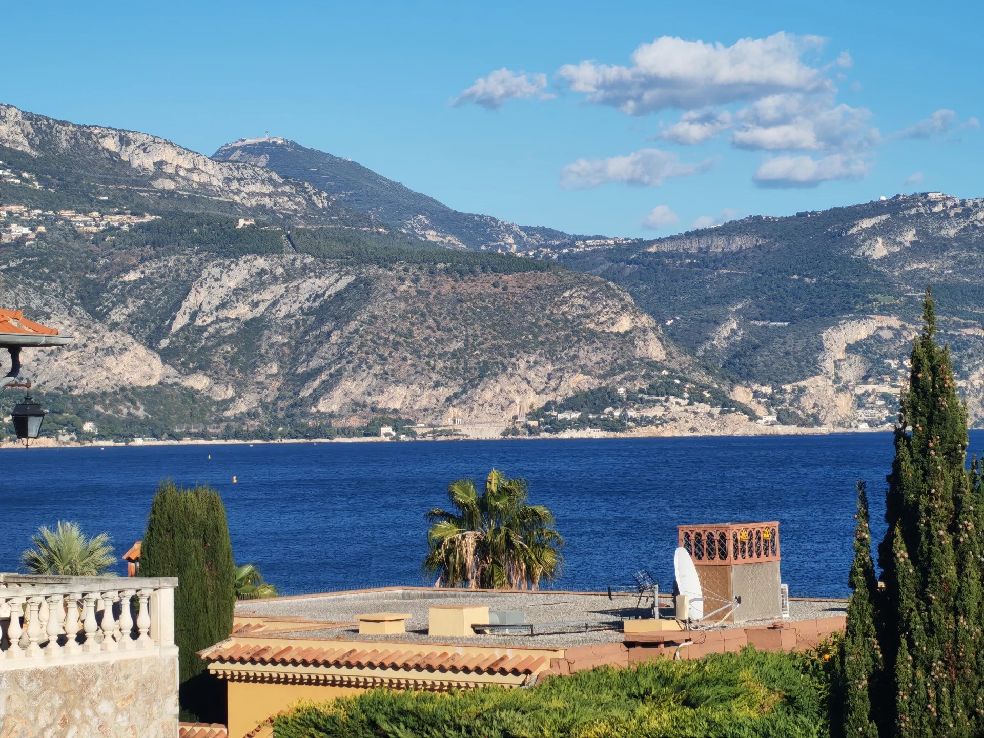 Apt for sale with panoramic sea view