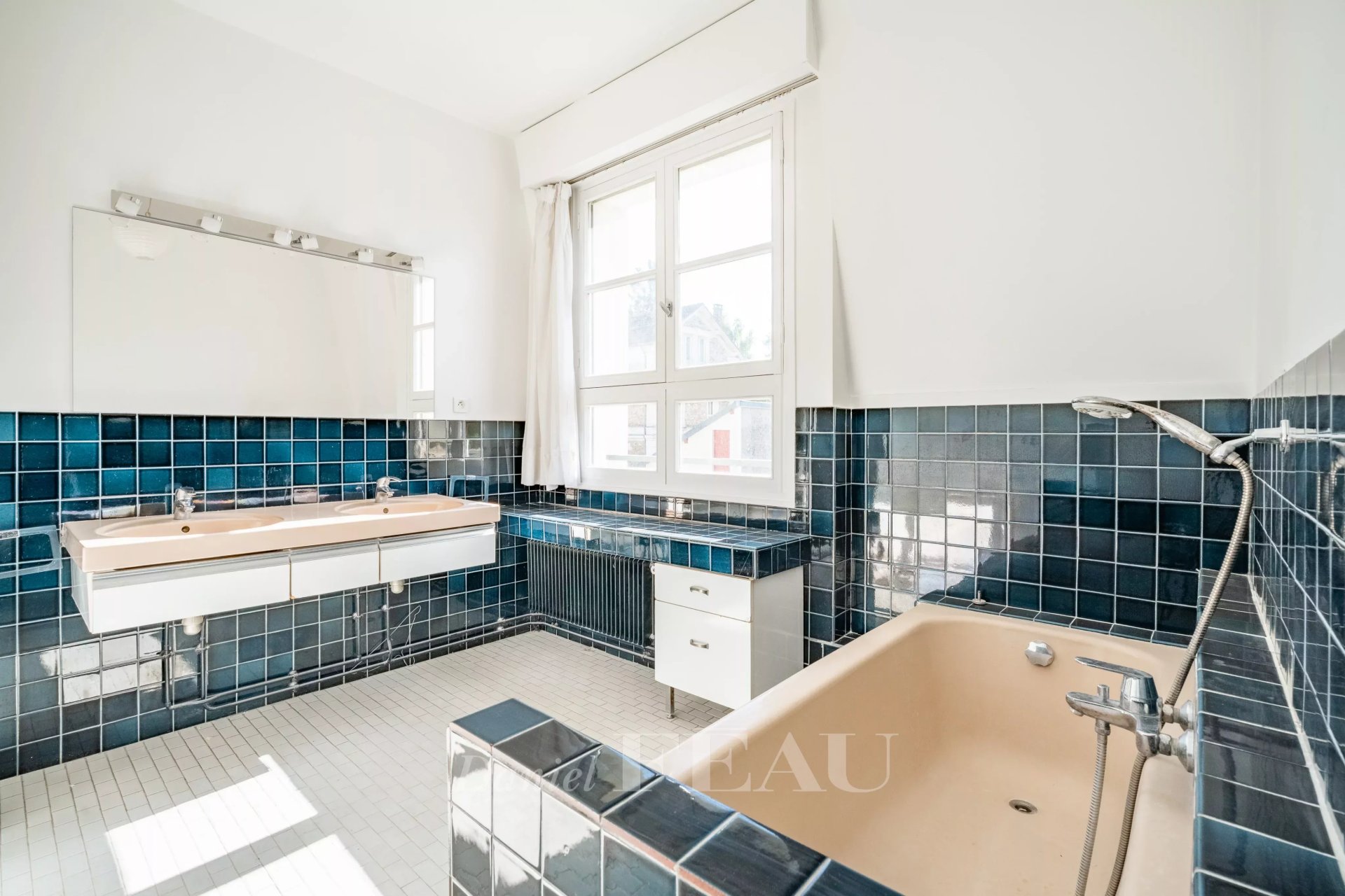 7 Bedroom Villa/Townhouse's Image 9
