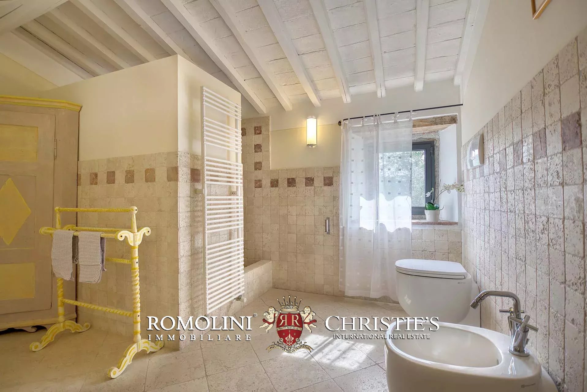 6 Bedroom Villa/Townhouse's Image 36