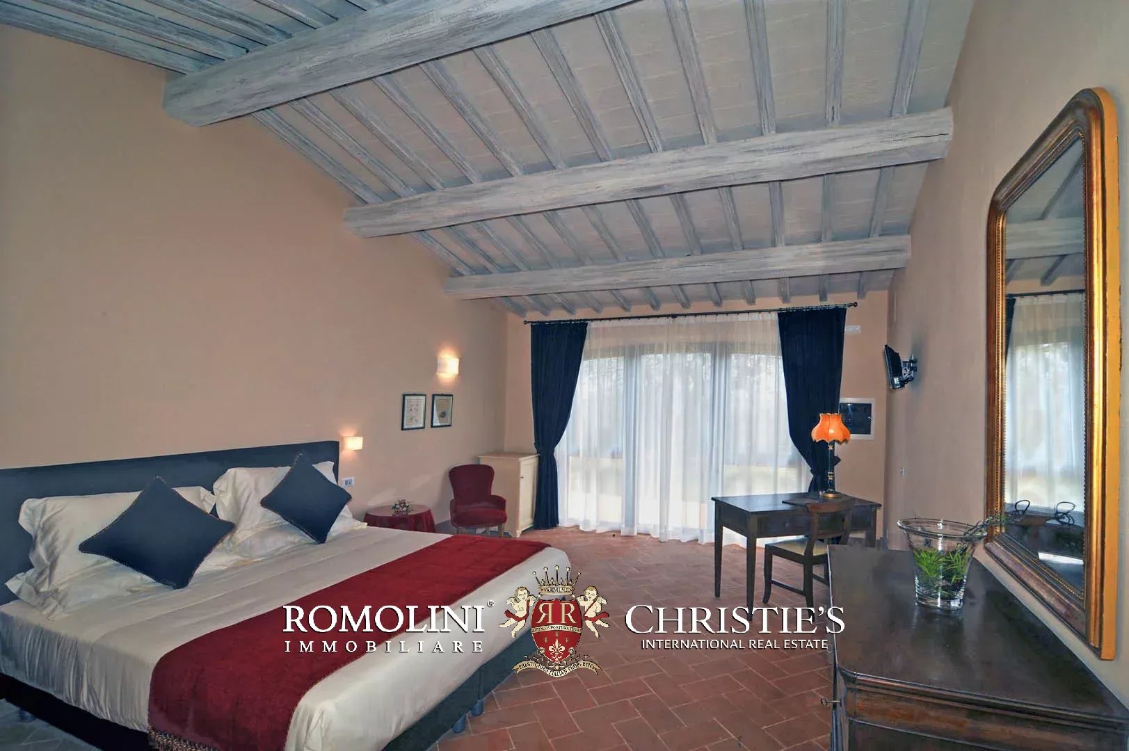 15 Bedroom Vineyard's Image 58
