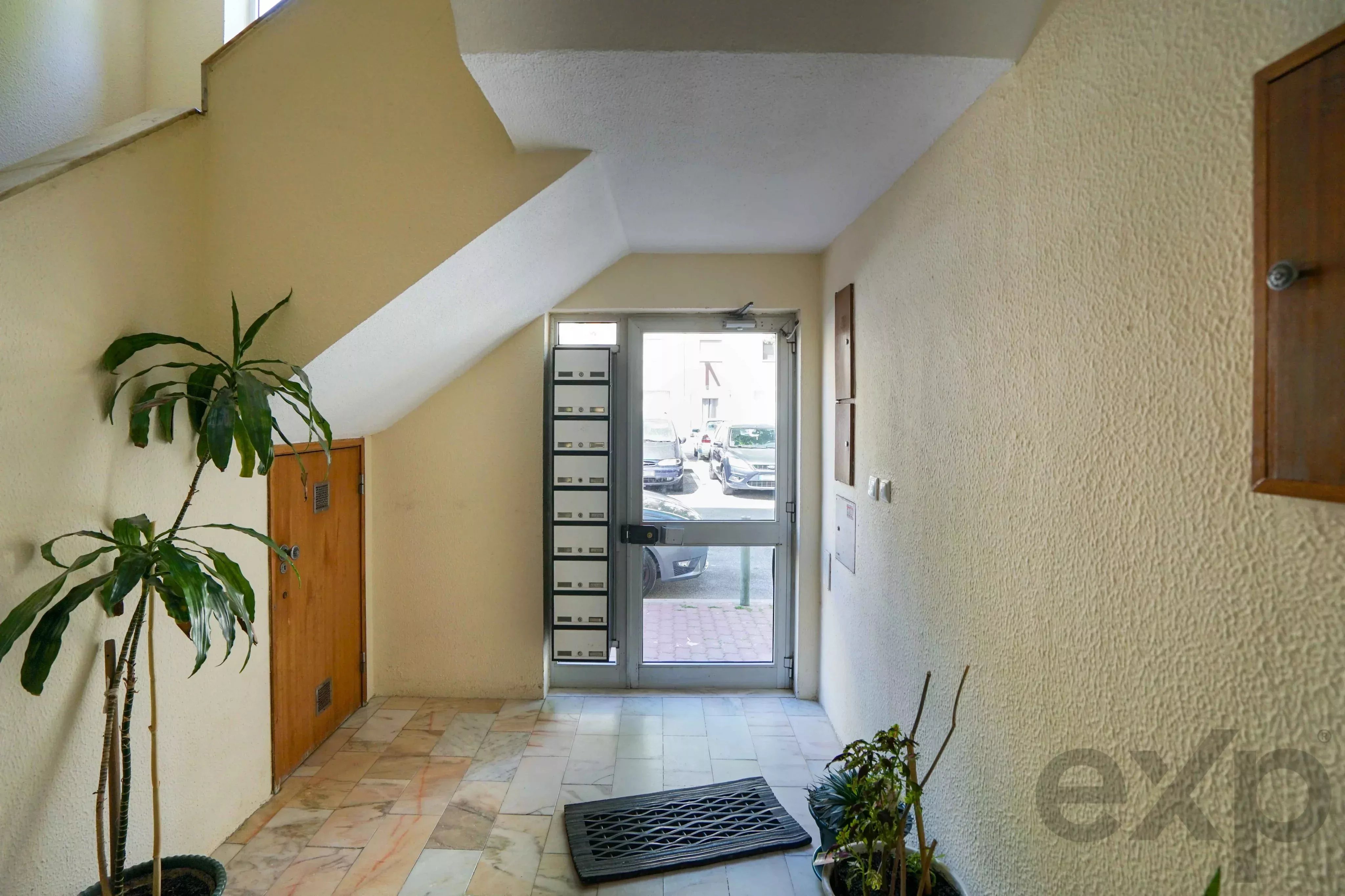 Remodeled T2, Povoa de Santa Iria 86927003 image 22