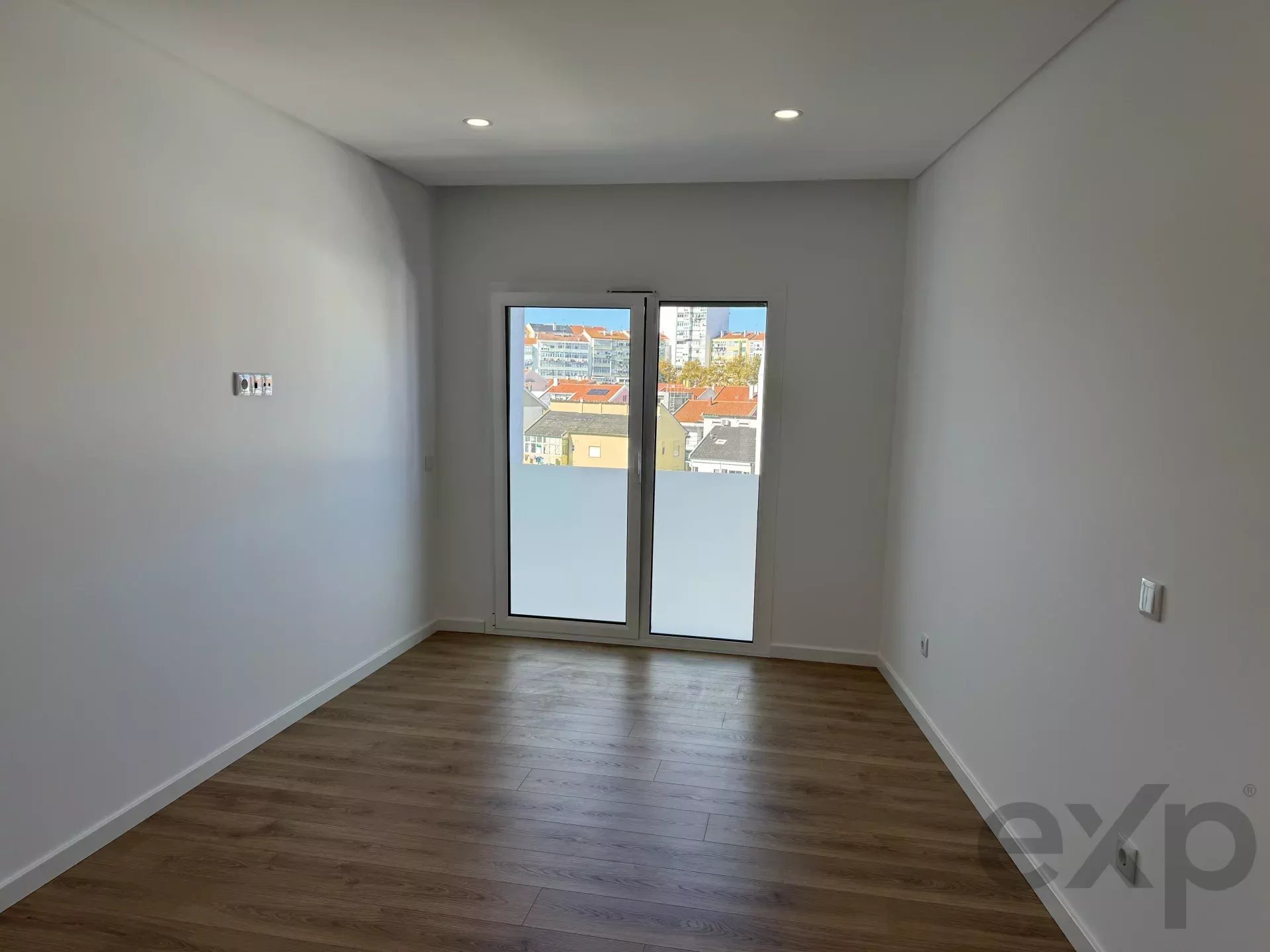 Modern 3-bedroom apartment with 142m² in Seixal 85506239 image 12