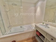 Saint Tropez 3 bedroom apartment Place des Lices for sale — photo 6 of 7