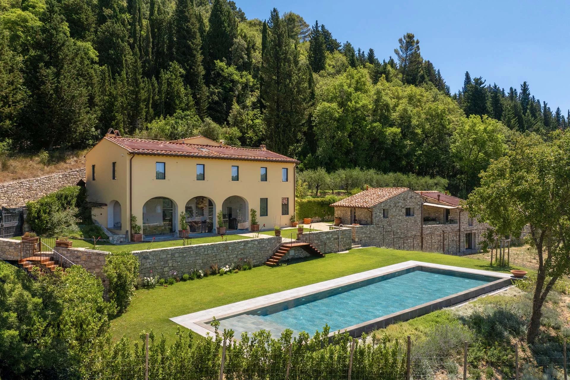  VILLA DI LUSSO CON PISCINA PANORAMICA IN VENDITA A FIESOLE