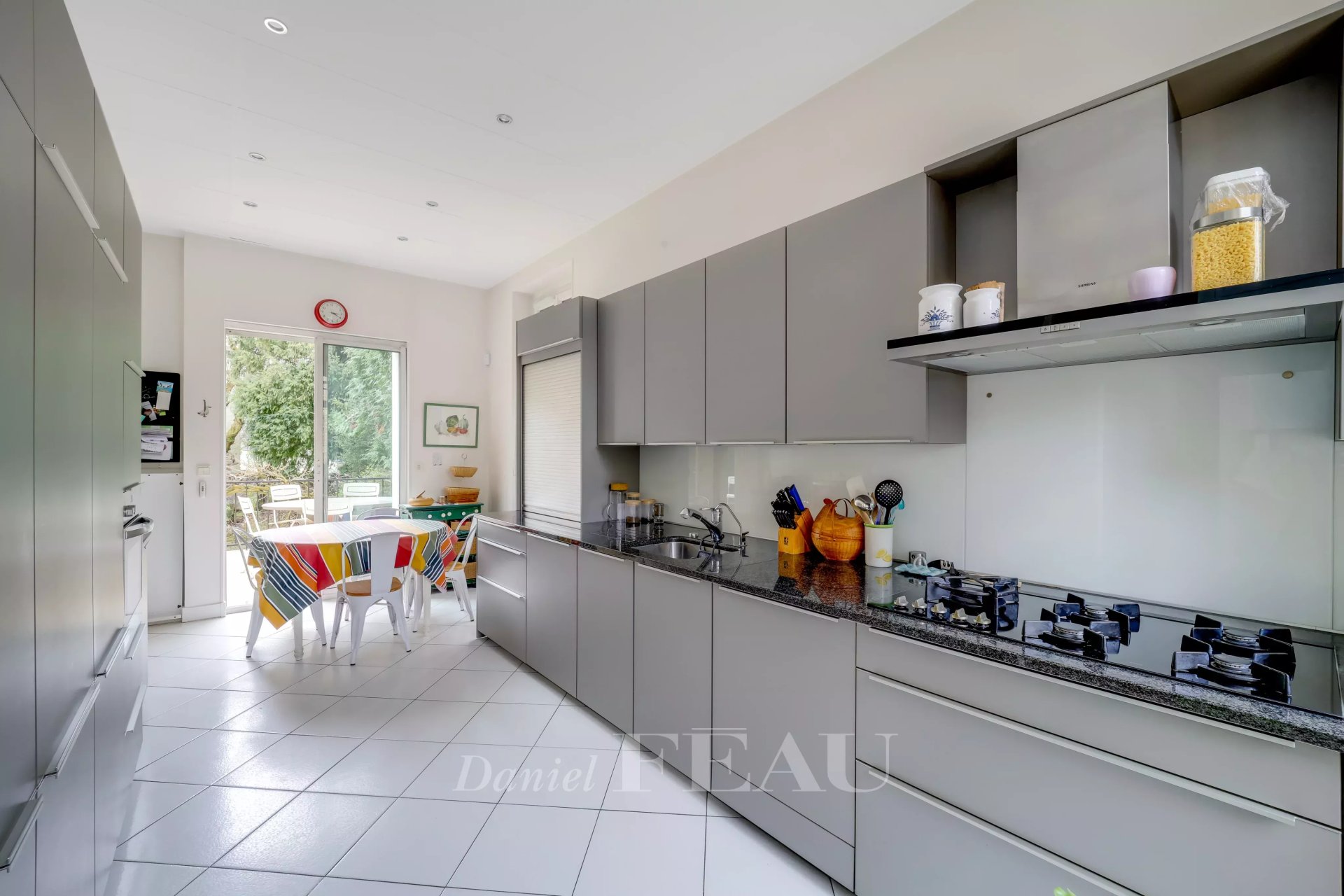 8 Bedroom Villa/Townhouse's Image 5