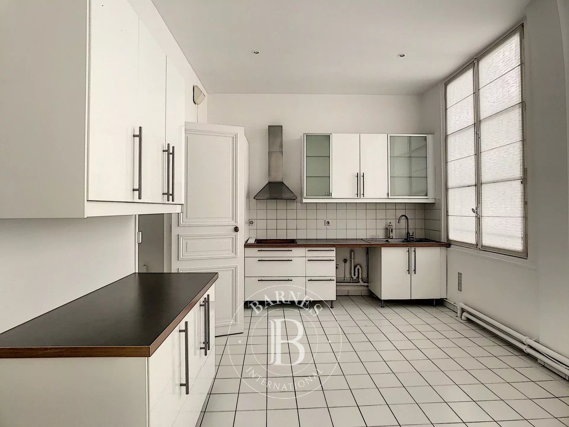 Daire Paris 8ème - picture 5