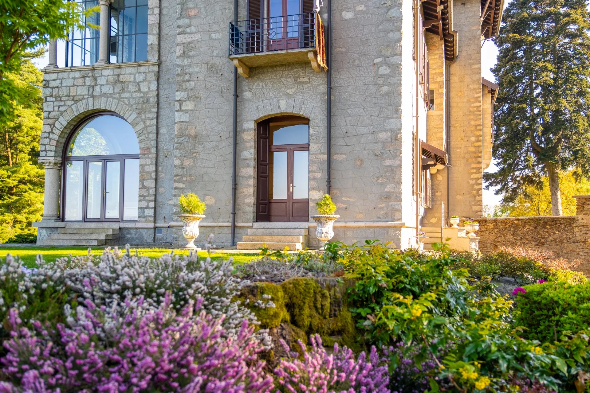 Villa panoramica d’epoca con parco privato e vista lago a Stresa