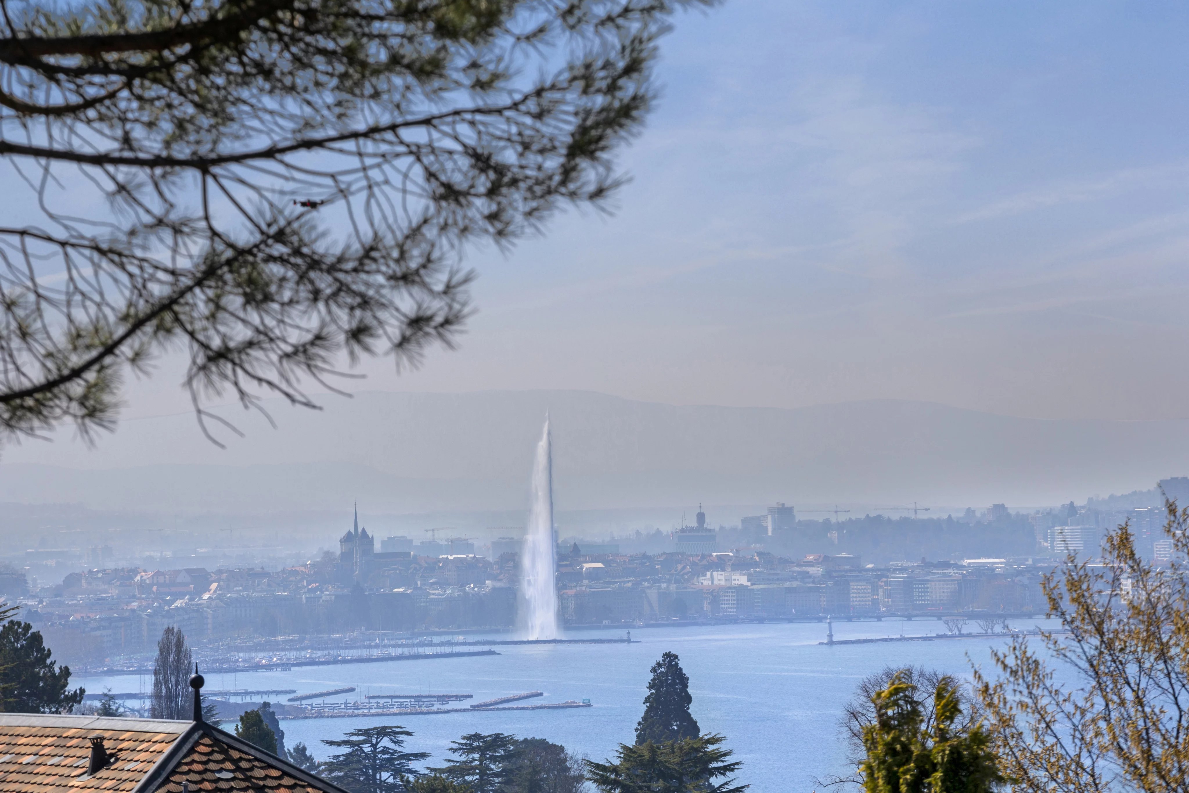 Cologny - Architect-designed villa with exceptional lake and Jura views