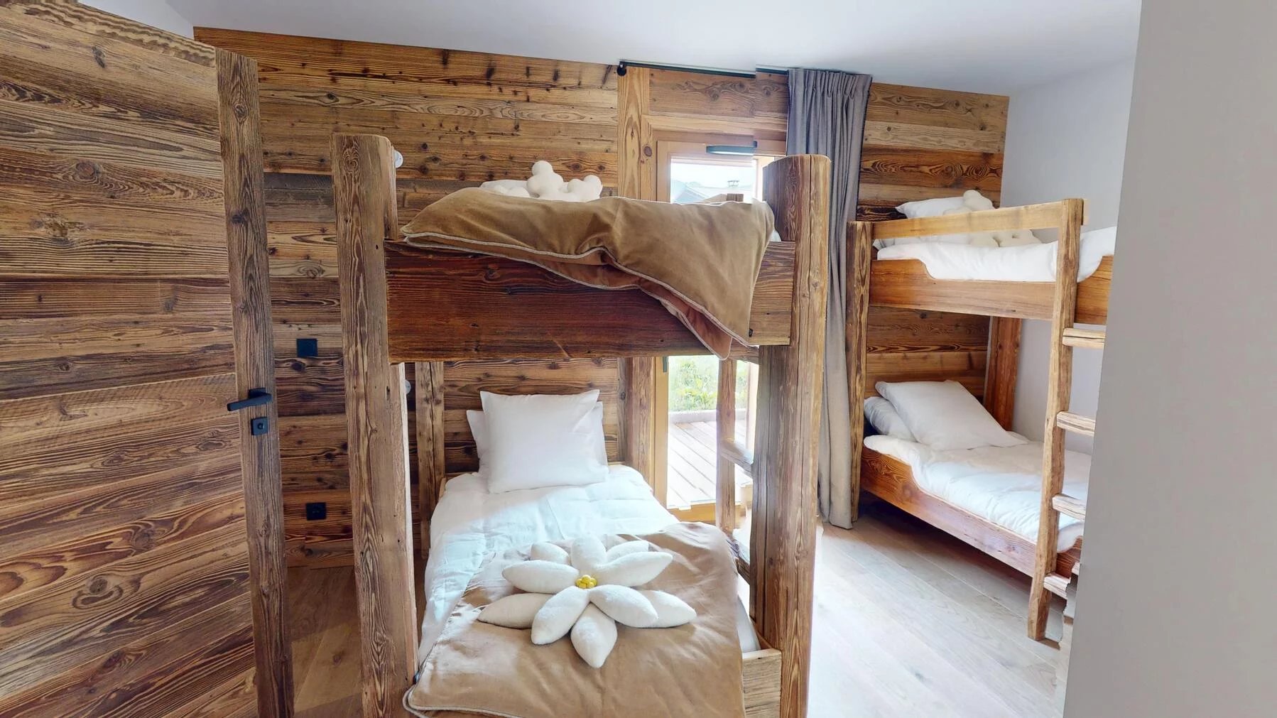 Photo of MORZINE - Superb new 5-bedroom chalet ideally located