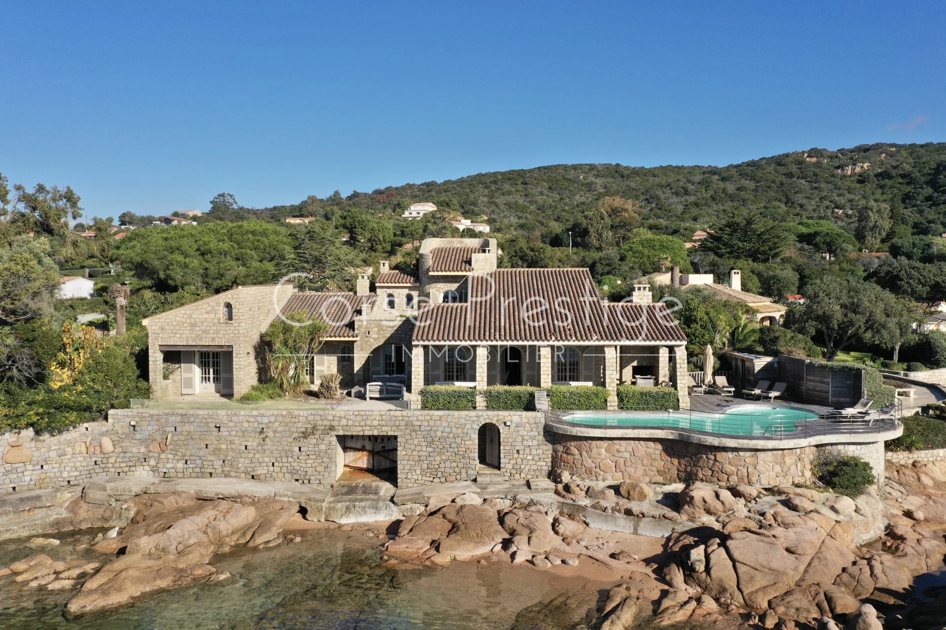 villa pieds dans l-eau a louer - isolella - rive sud golfe d-ajaccio image3