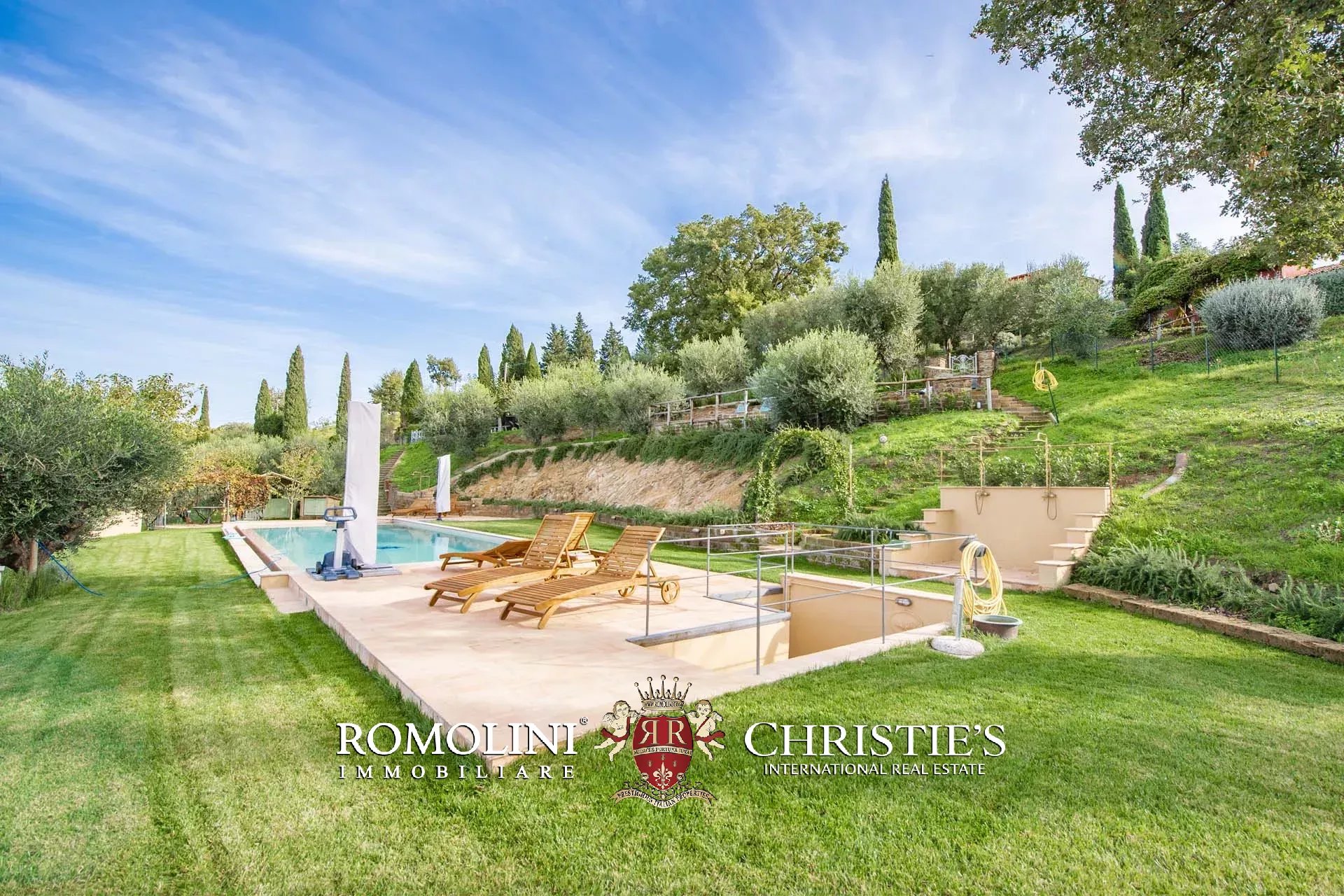 6 Bedroom Villa/Townhouse's Image 19