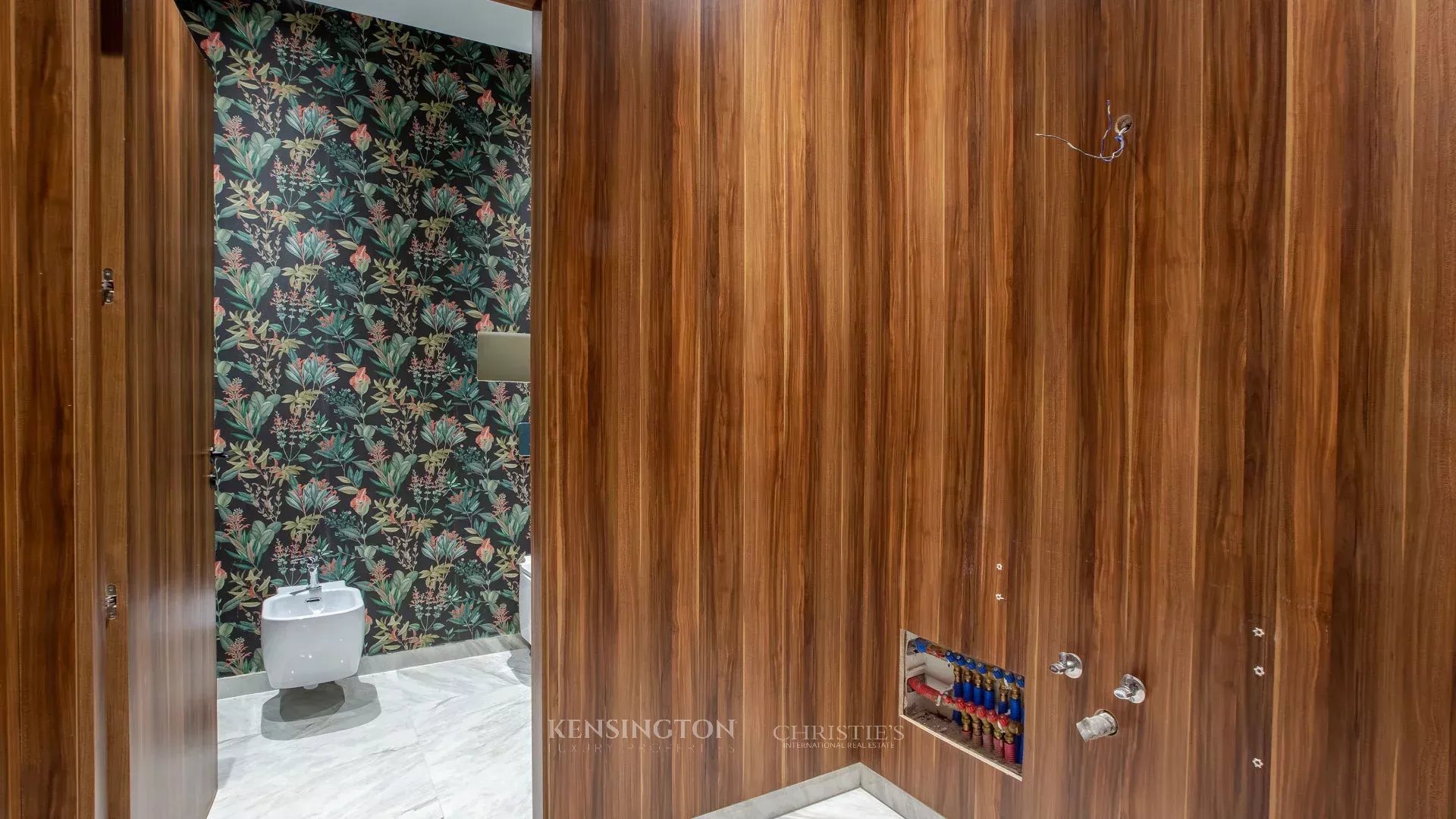 5 Bedroom Villa/Townhouse's Image 38