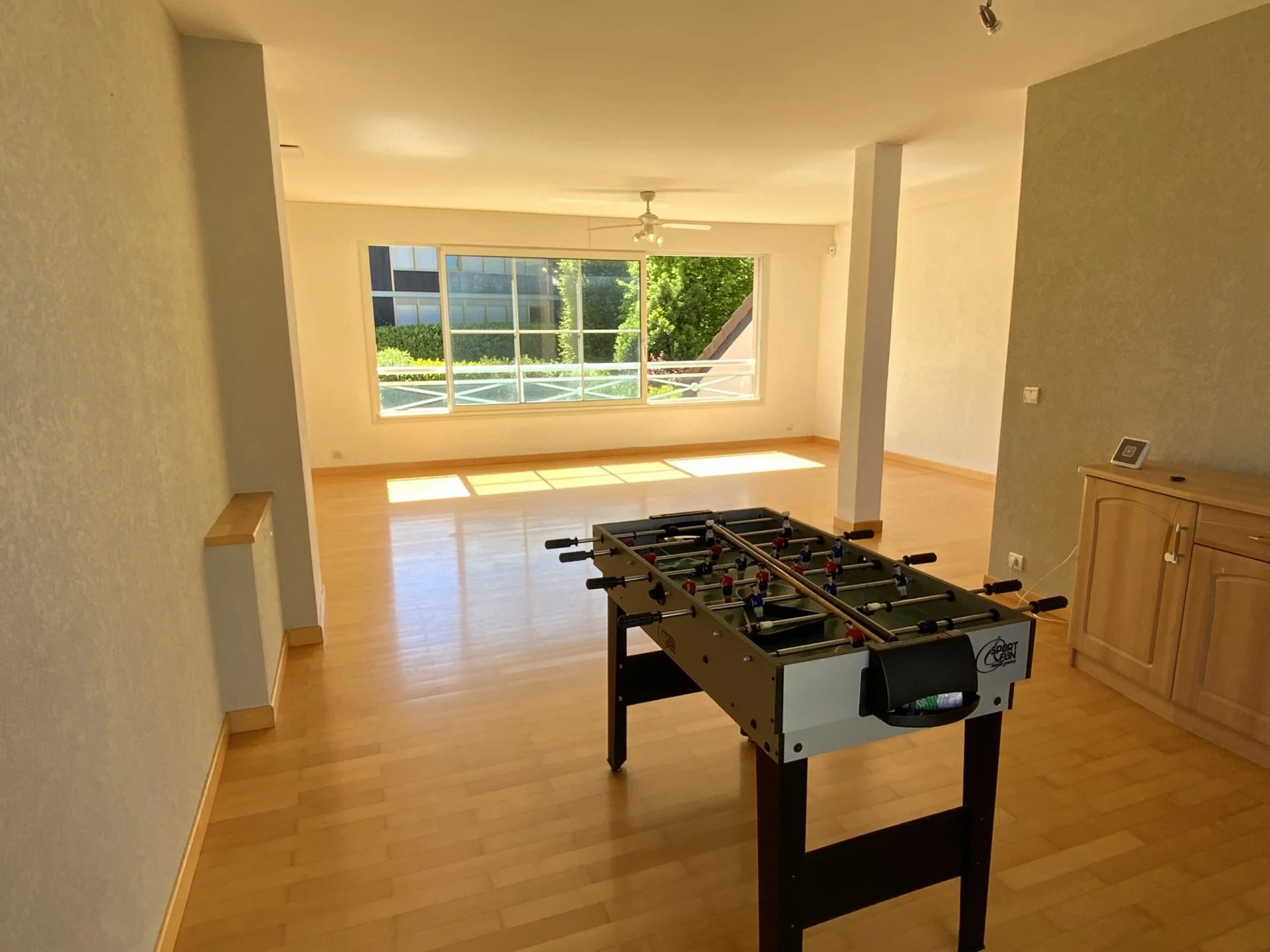 Villa 3 chambres, 3 SdB, jardin, dans résidence piscine - prox. Genève