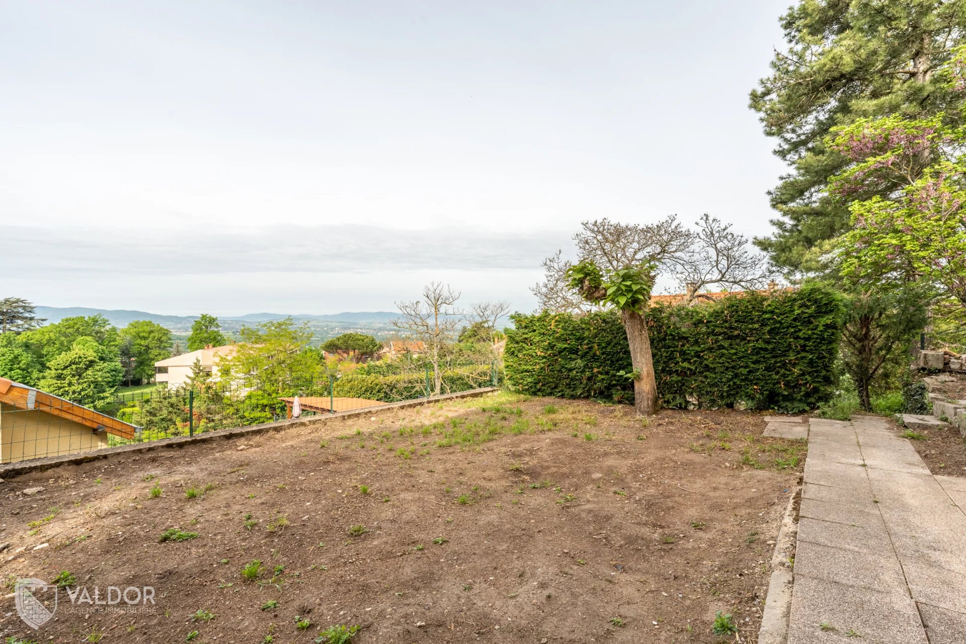 Maison d'environ 90 m² à rénover sur Limonest (69760)