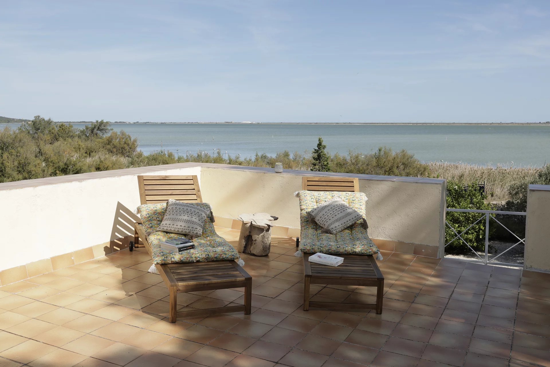 MAISON AVEC GRAND JARDIN EN BORDURE D'ETANG, LA PALME