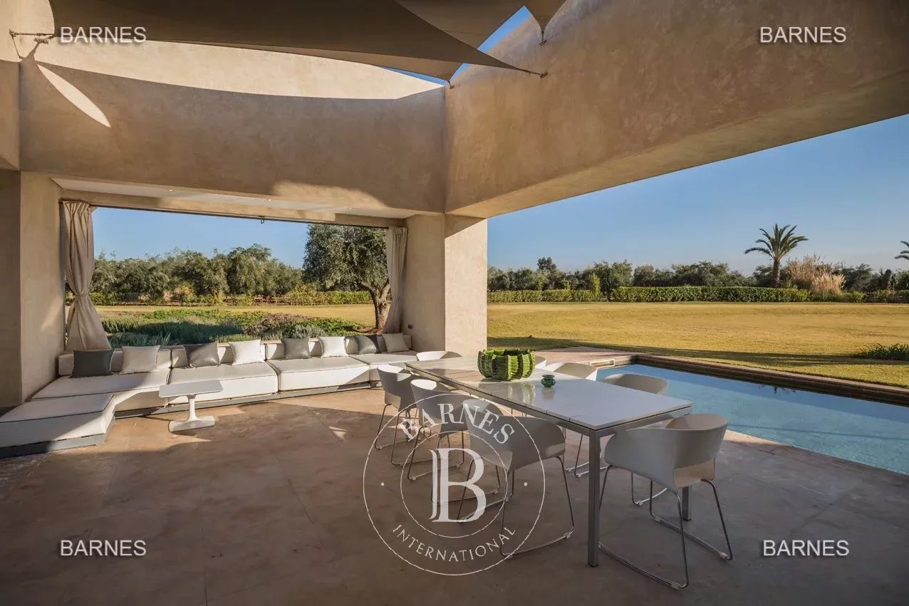 Stunning contemporary villa on a 3-hectare park, 30 minutes away from Marrakech. - picture 8