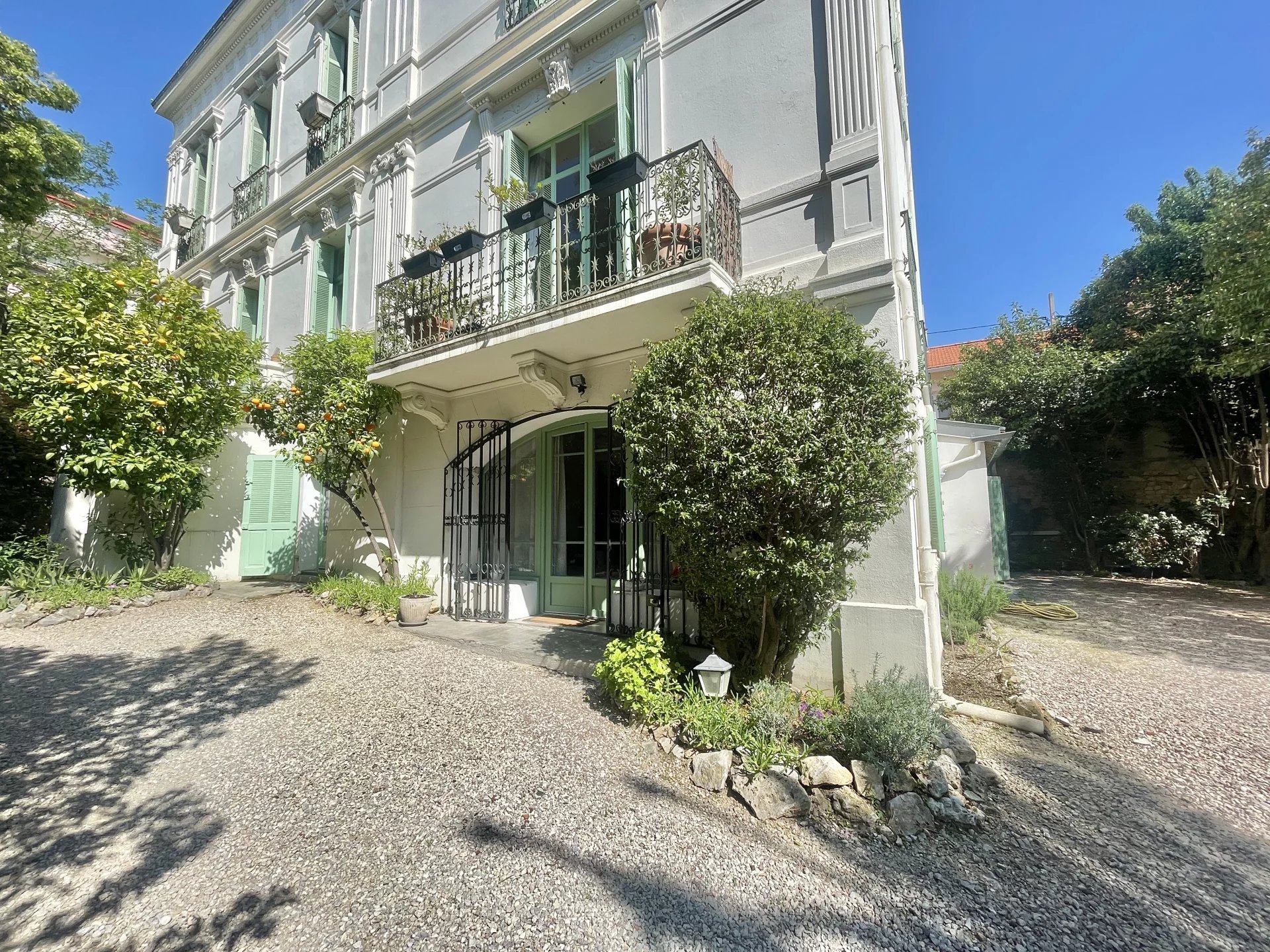 Cannes - Bas de villa rénové