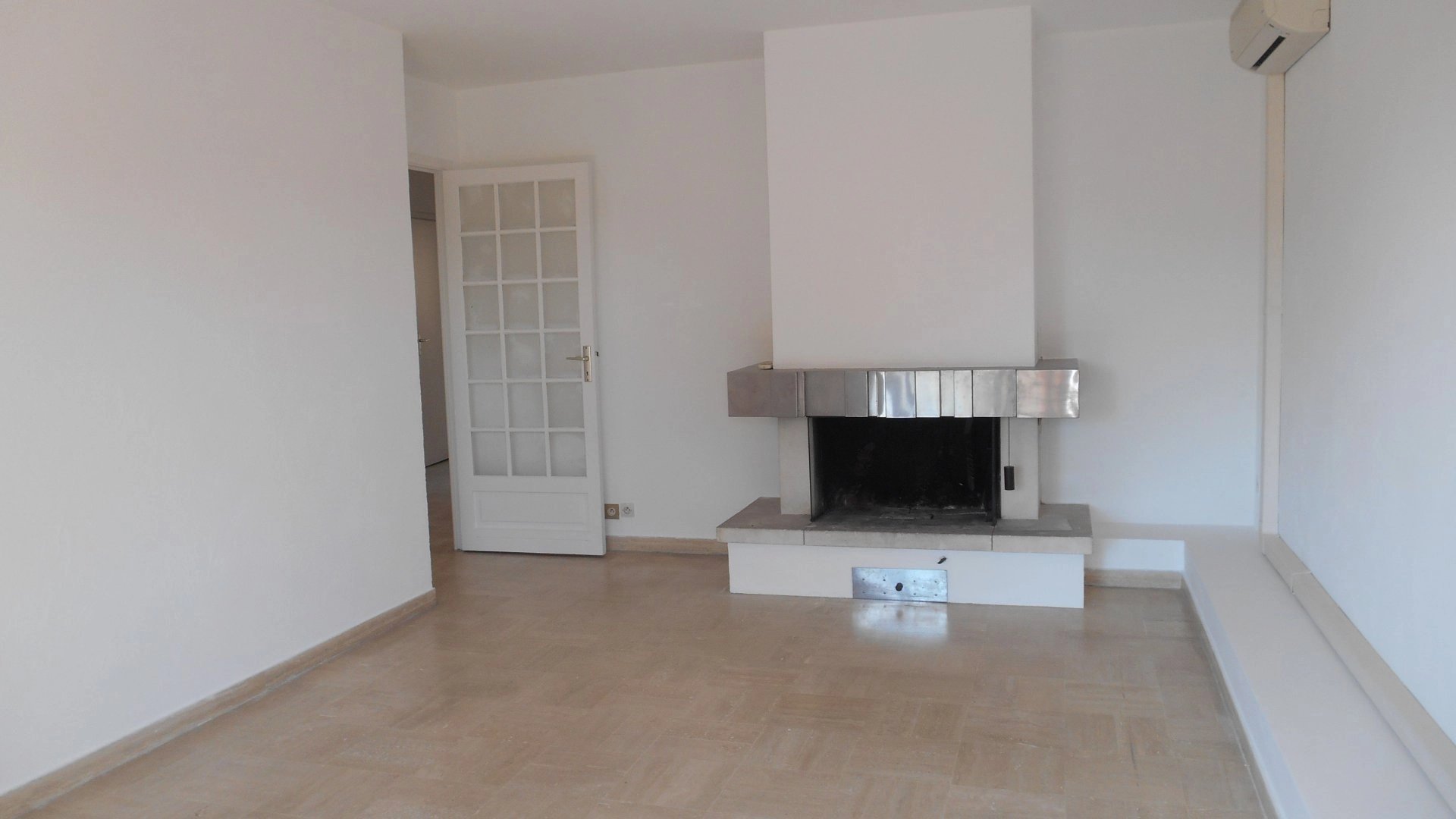 3/4 PIECES 85.58 m²