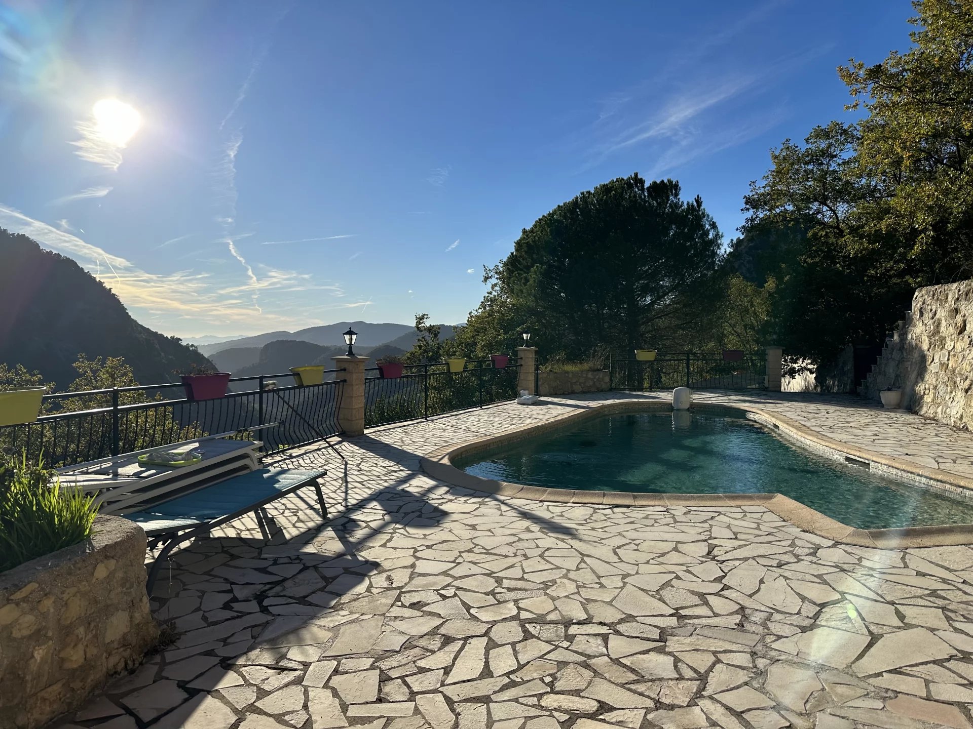 PEILLE - Villa de 100m2 avec piscine et terrain attenant