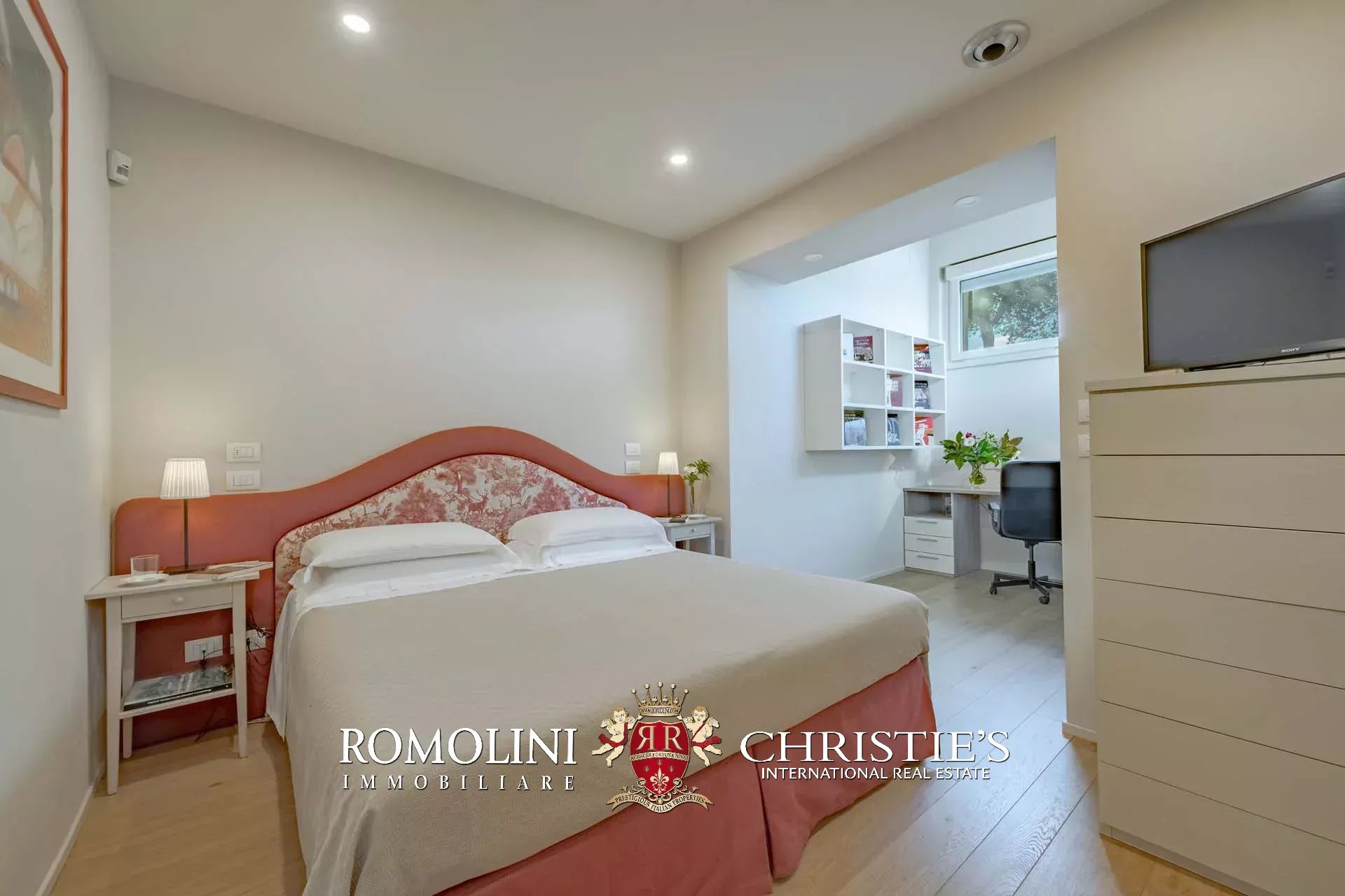 7 Bedroom Villa/Townhouse's Image 90