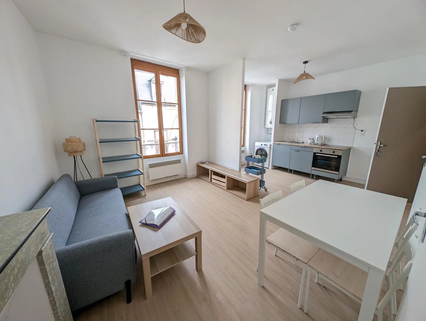 BOURGES- QUARTIER AURON- T2 MEUBLE- 34 M²-