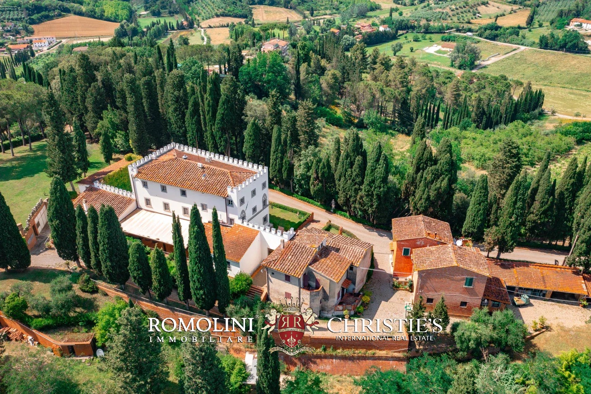 9 Bedroom Chateau's Image 7