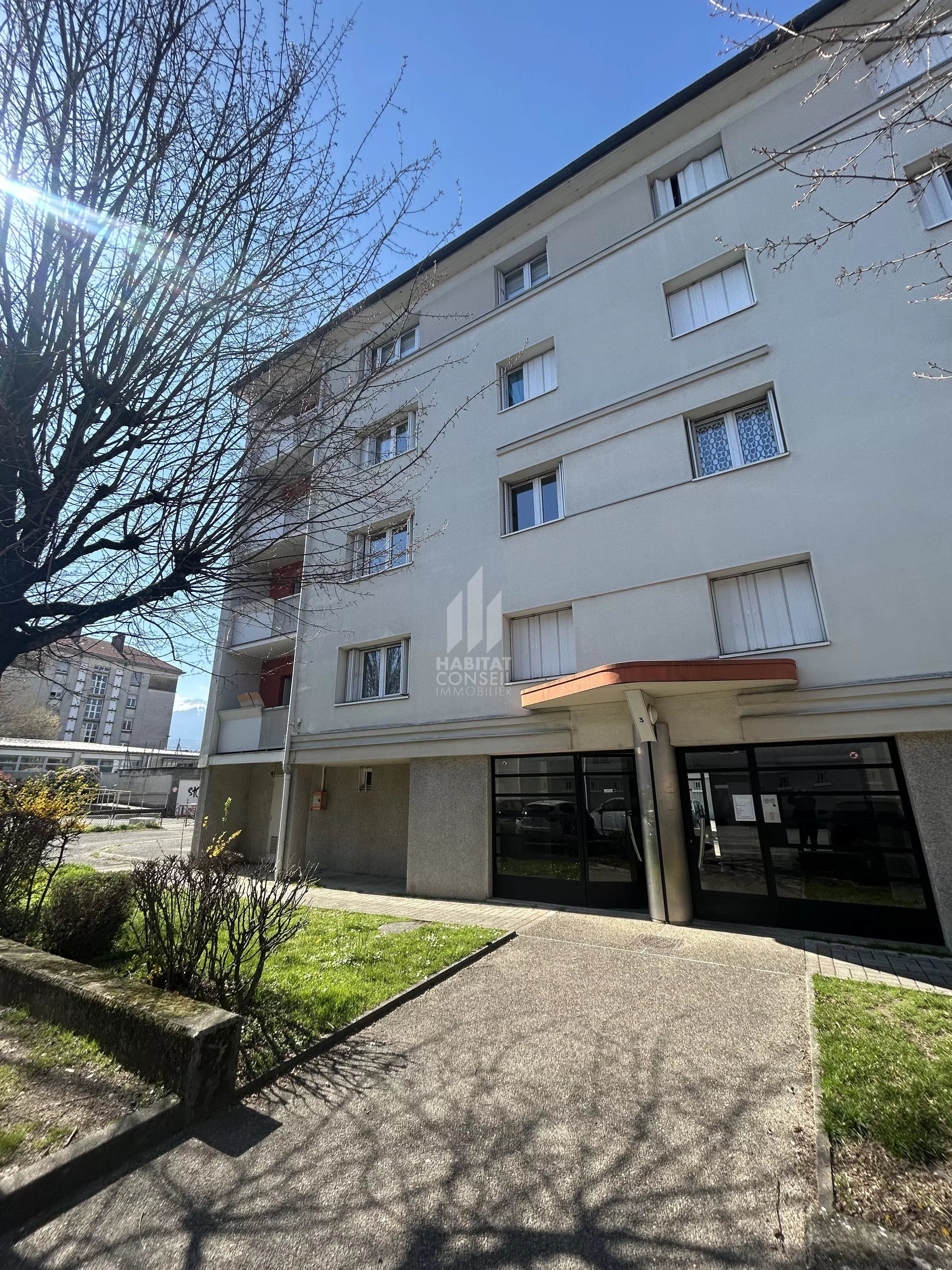 Agence immobilière de 