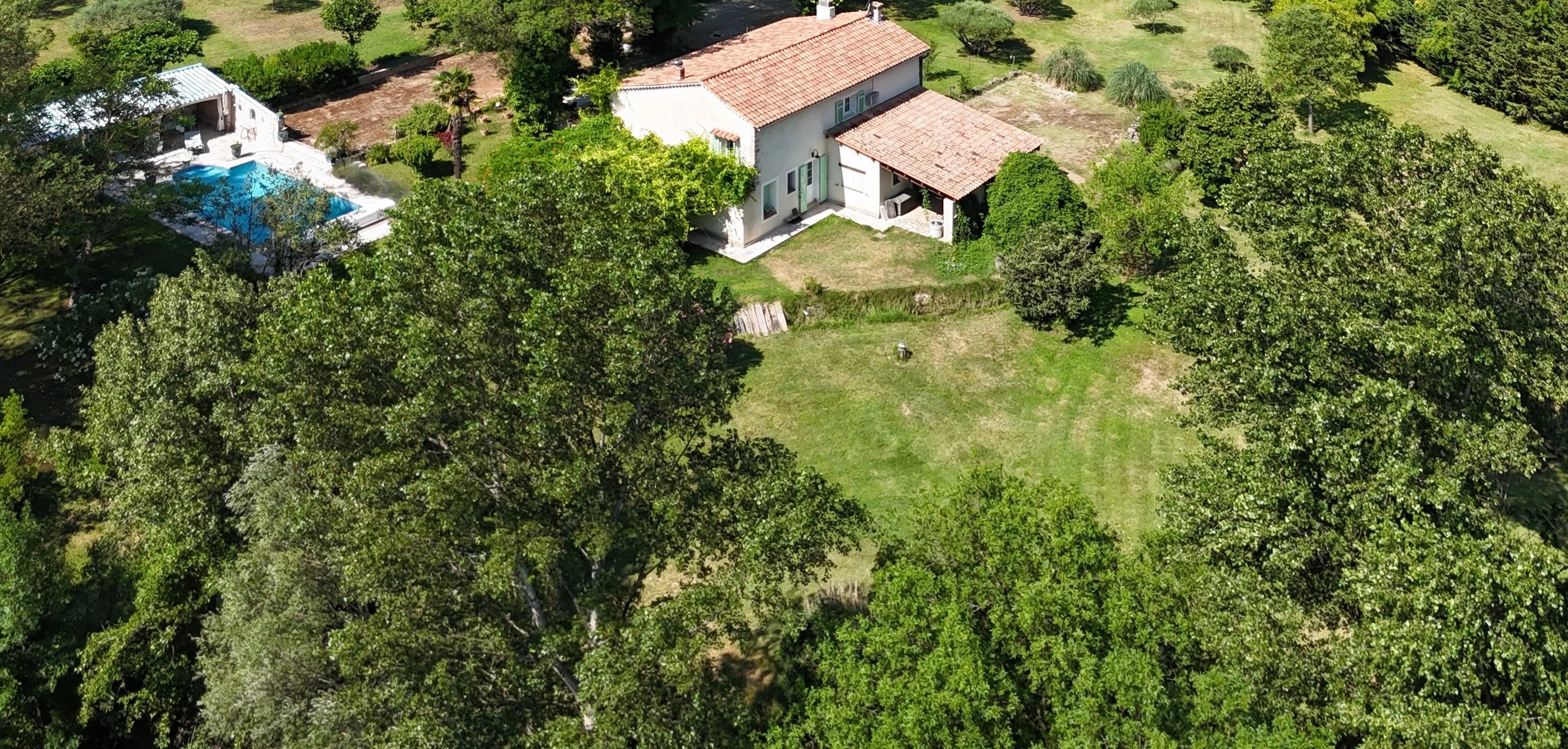Exceptional property with 19th-century mill, detached villa, 2 pools on 1.6 hectares