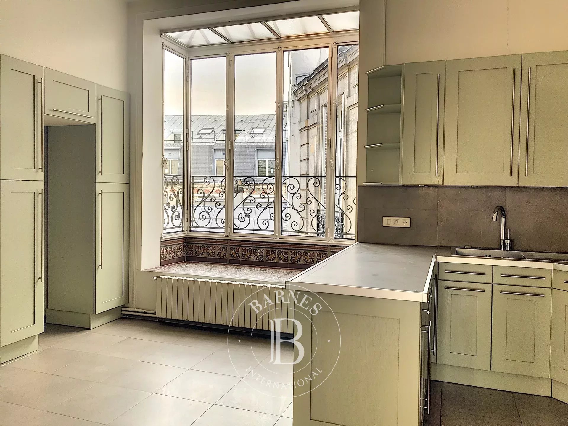 Daire Paris 8ème - picture 6