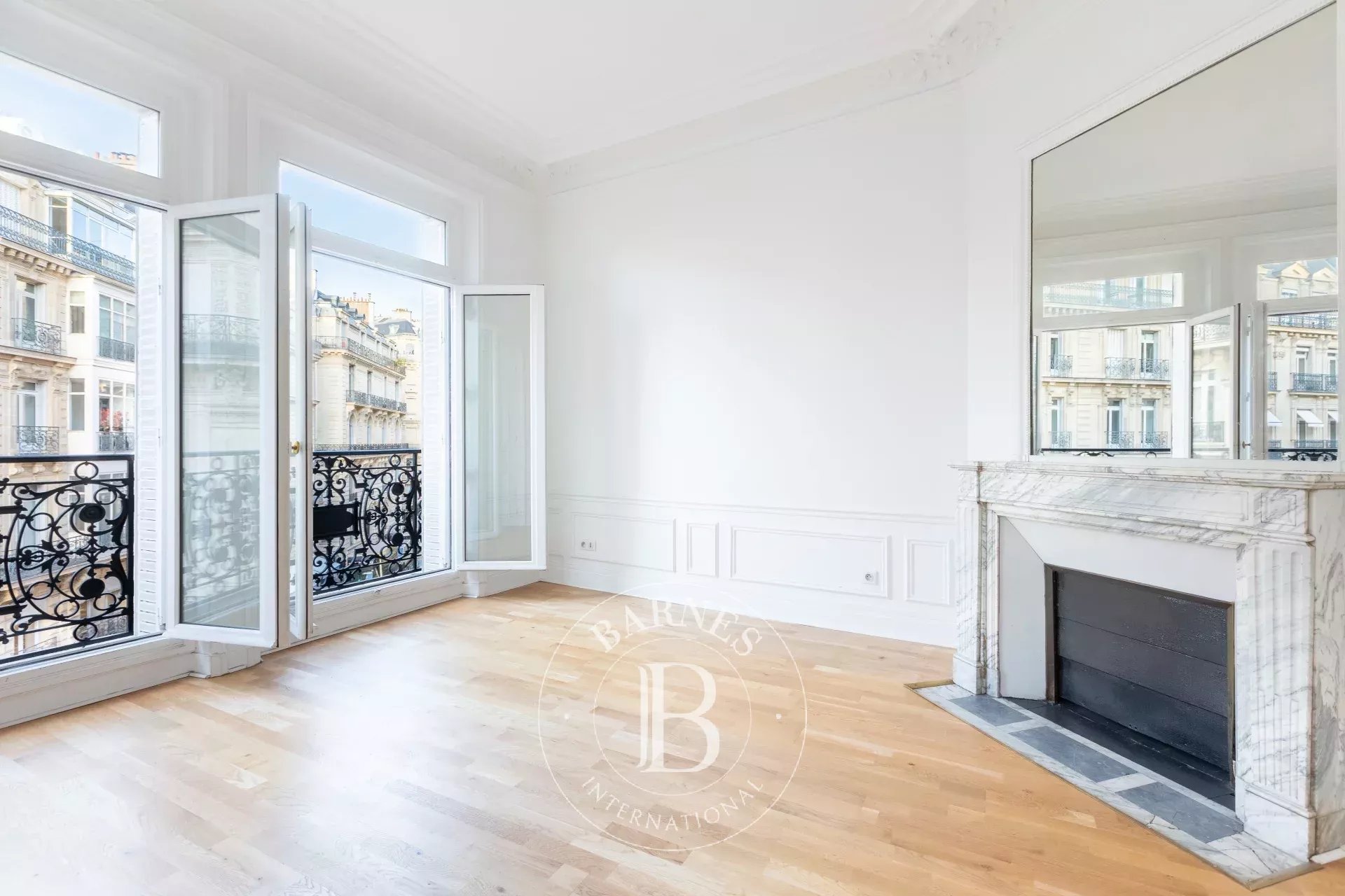 Daire Paris 8ème - picture 10