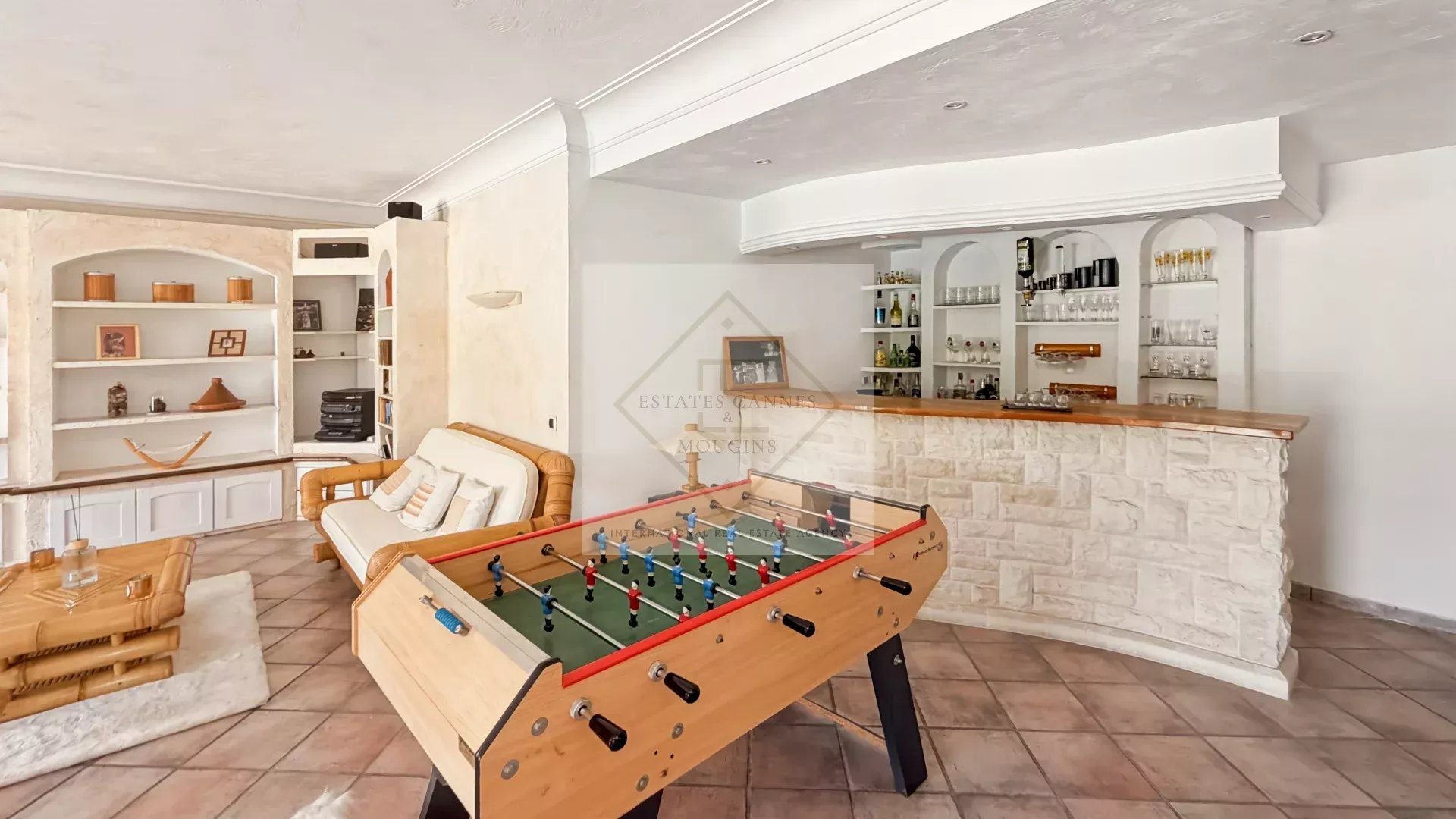 À VENDRE – VILLA DE CHARME VUE MER À ANTIBES, CALME ABSOLU — photo 7