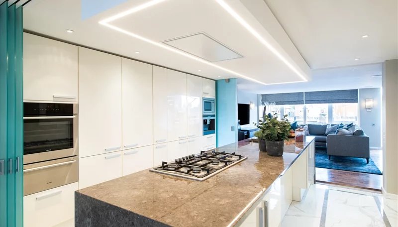 London | Apartment | 3,664 sq ft | 3 Bedrooms | 3 Bathrooms | Ref: 86443541