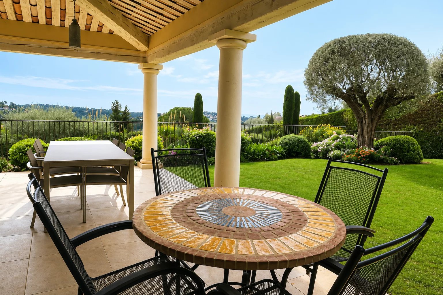  Image of Villa - 4 Bedrooms for Sale in Alpes-Maritimes-Vence-France, Image 13