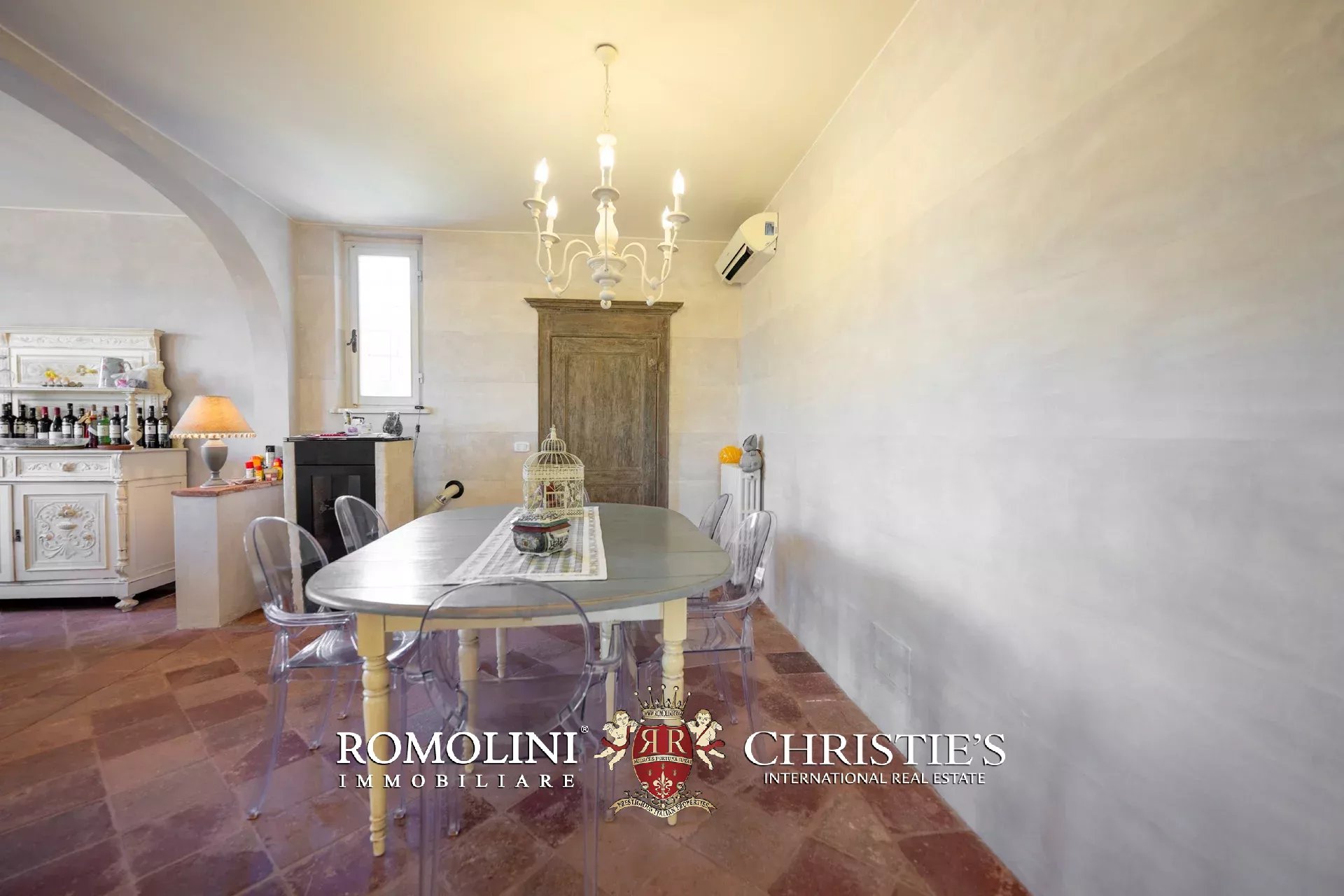 6 Bedroom Villa/Townhouse's Image 26