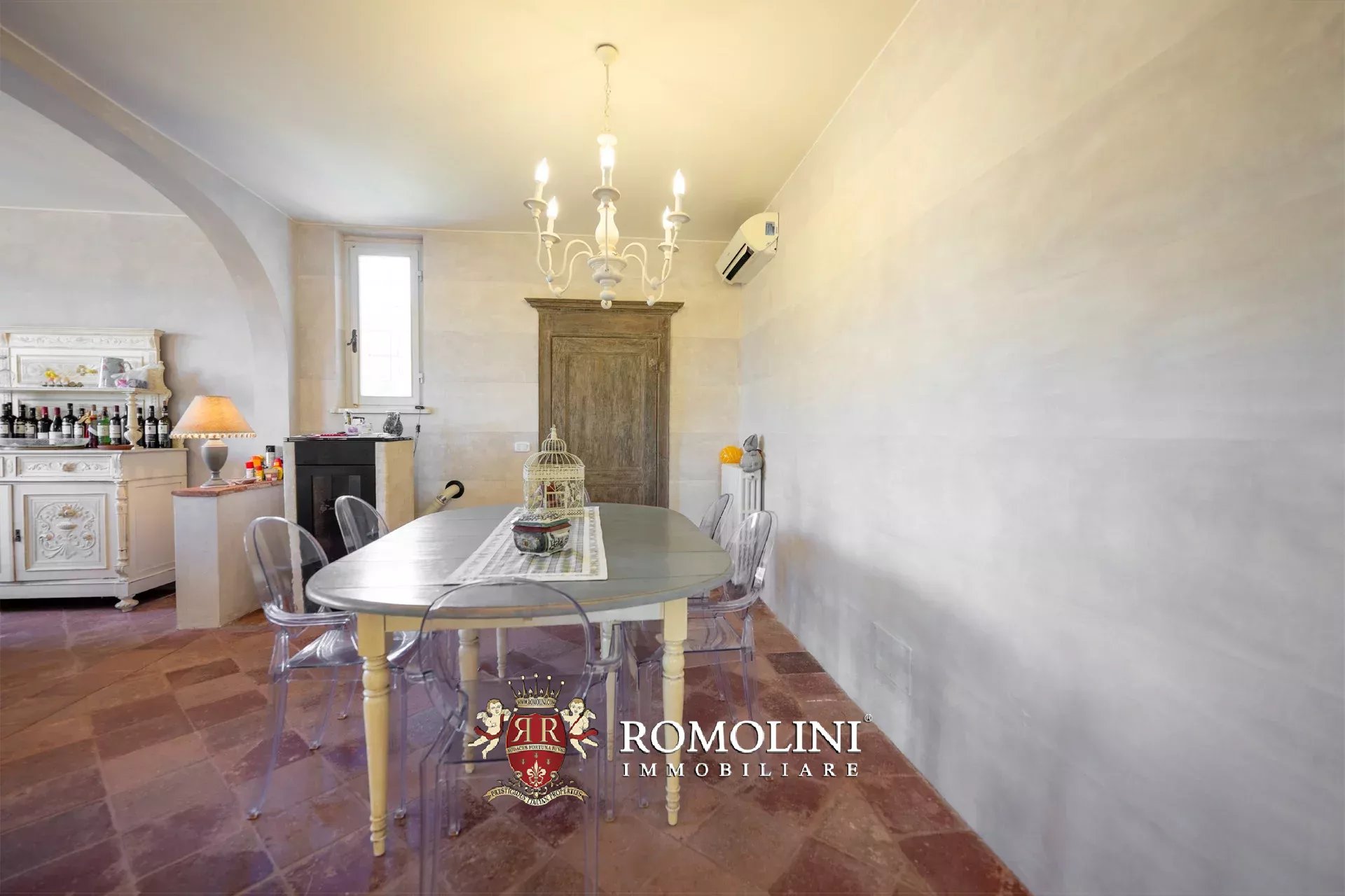 6 Bedroom Villa/Townhouse's Image 26