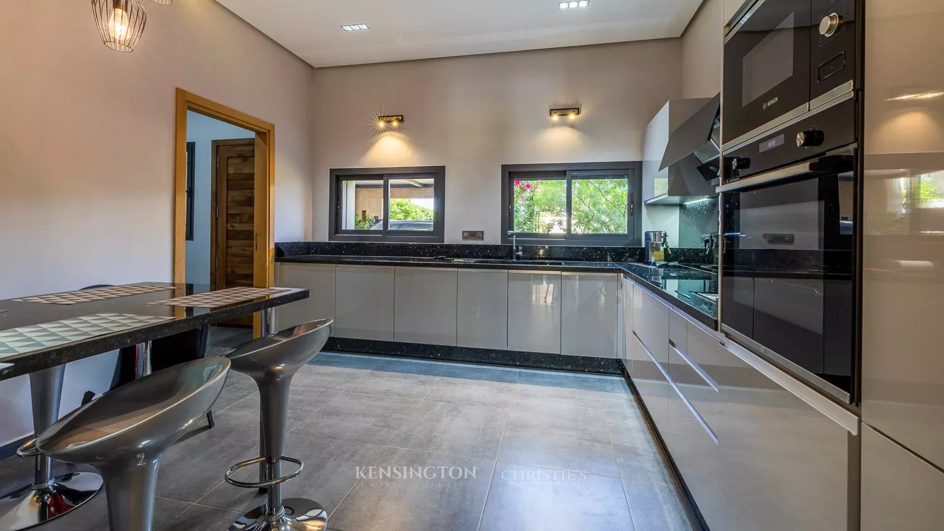 6 Bedroom Villa/Townhouse's Image 28
