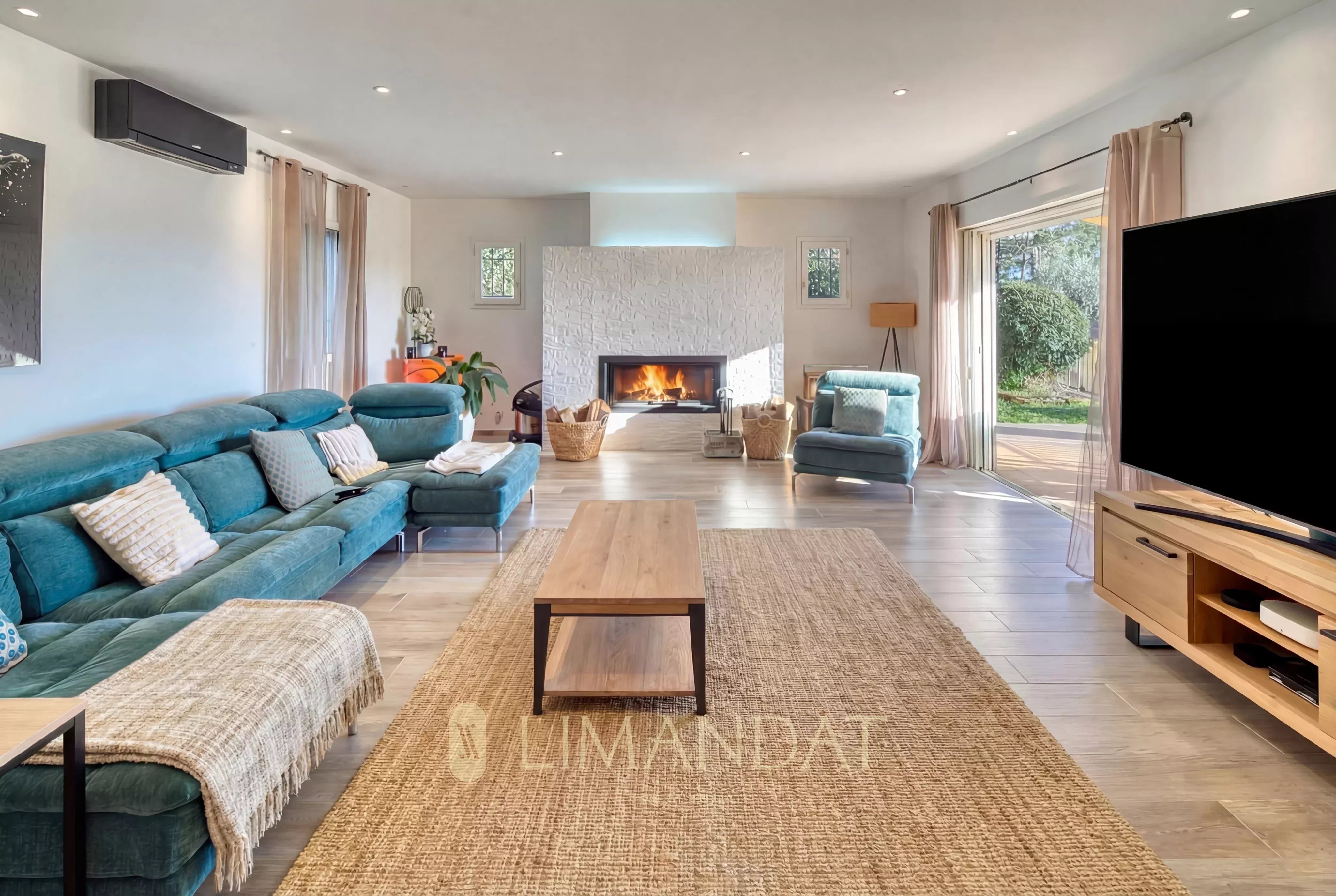 Beautiful villa with open views of the hills in Mougins