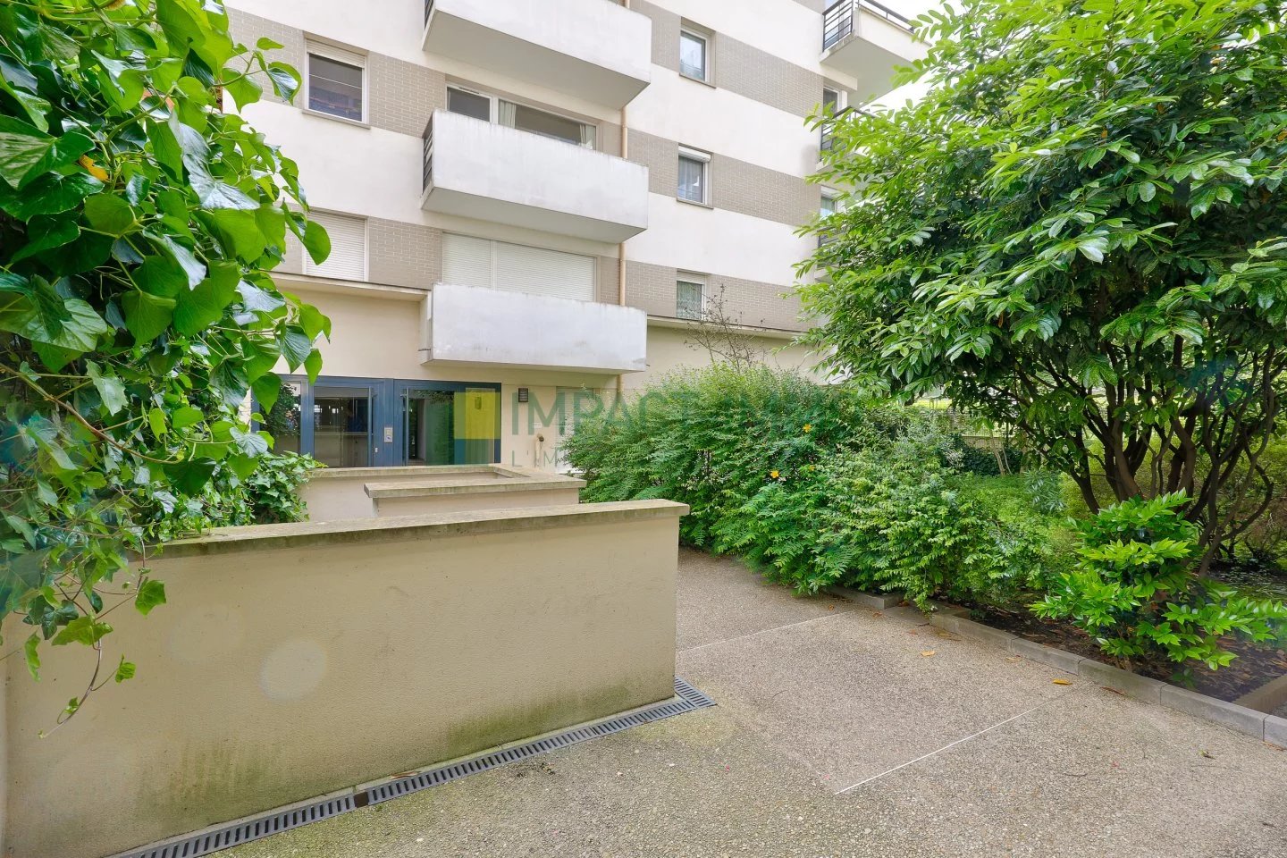 RUE DE PARIS - CALME ET BALCON