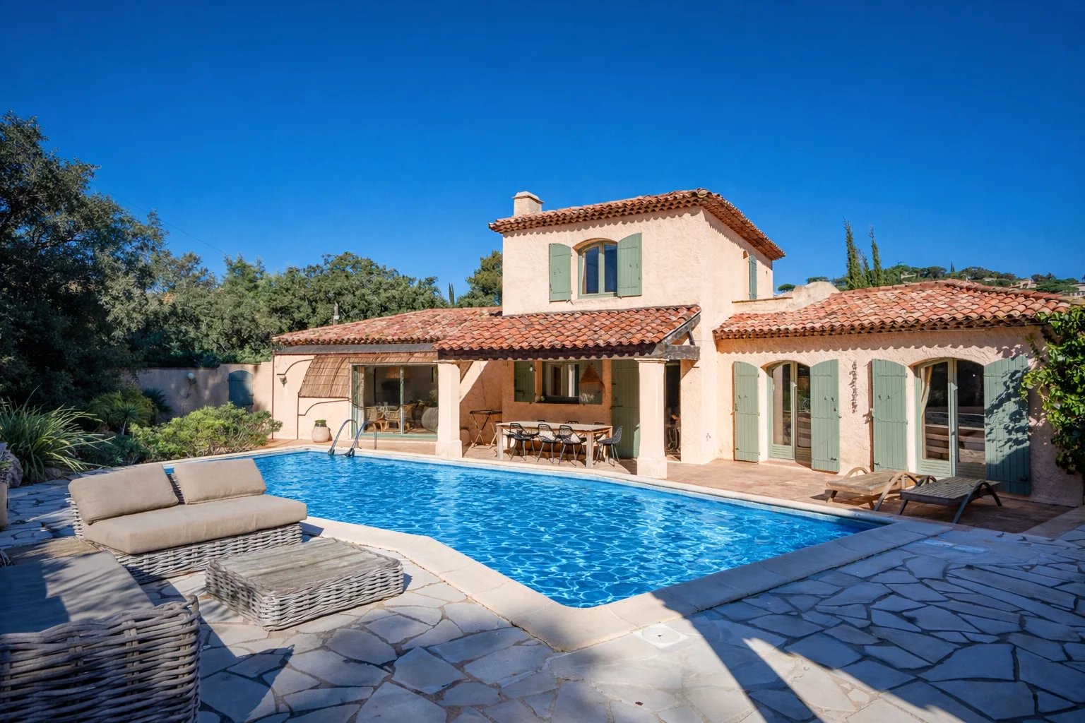 Gigaro – 5-Bedroom Villa Close to Sylvabelle Beach