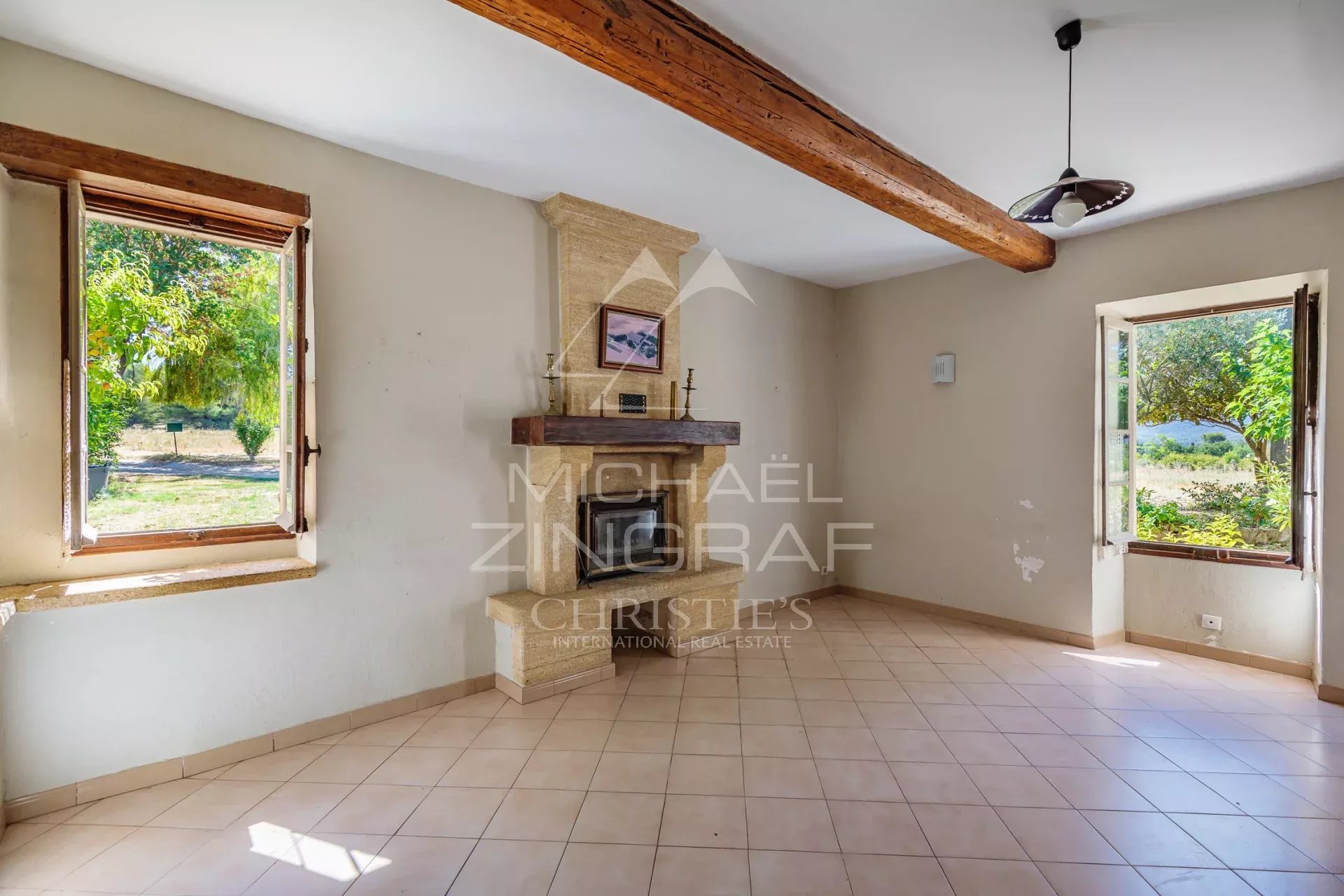 4 Bedroom Villa/Townhouse's Image 3
