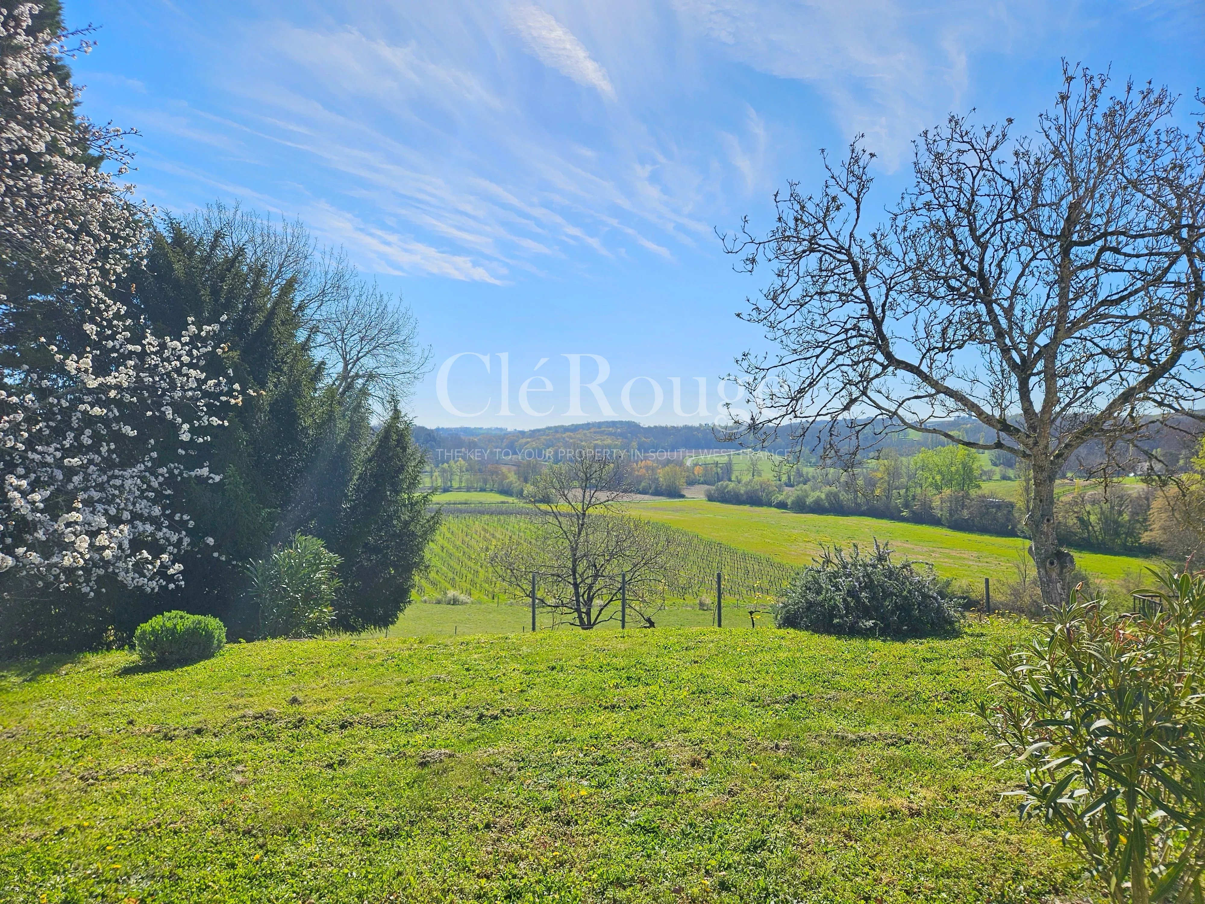 Charmante woning met prachtig uitzicht op 5 minuten van Gensac