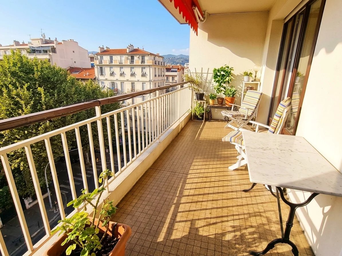 NICE-RIQUIER 3 PIECES TERRASSES
