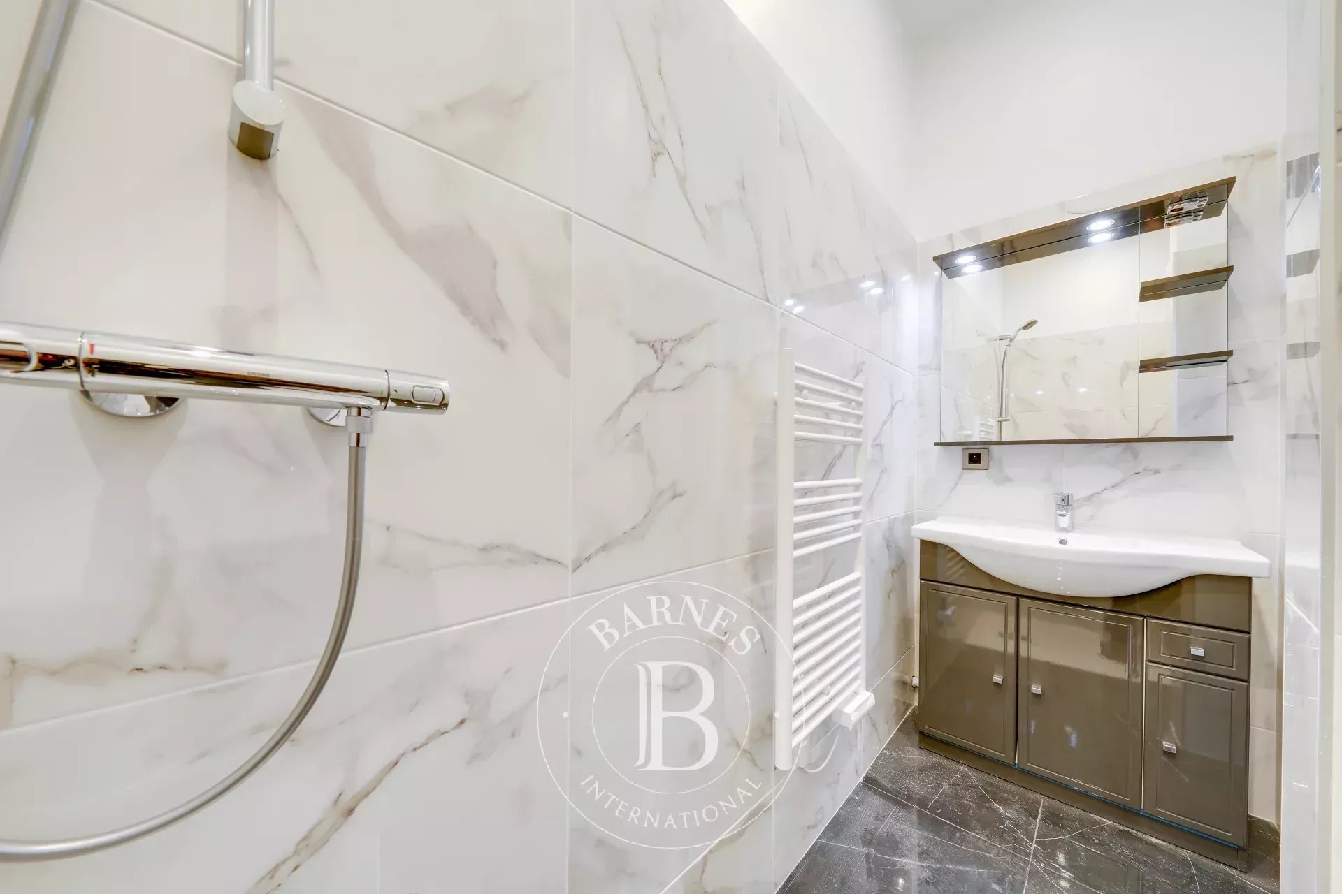 Daire Paris 6ème - picture 9