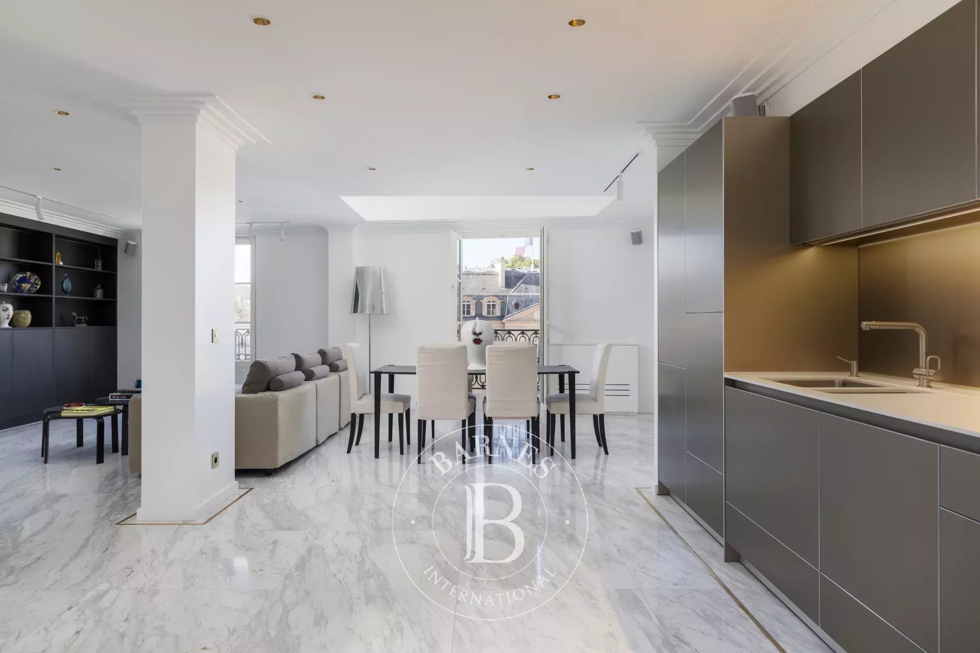 Daire Paris 8ème - picture 6