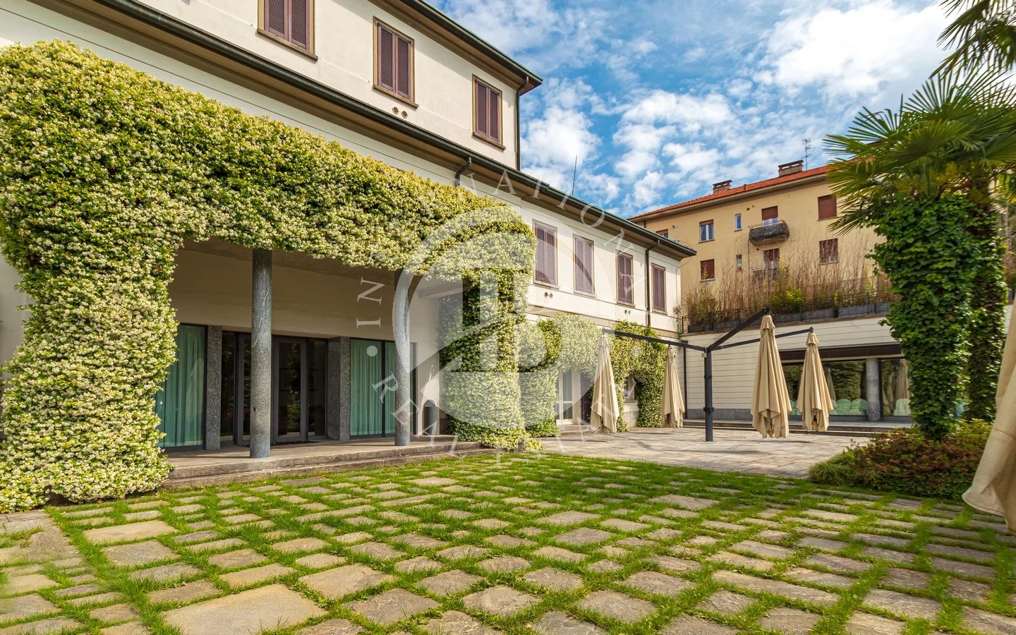 Villa in Figino Serenza - Image 4