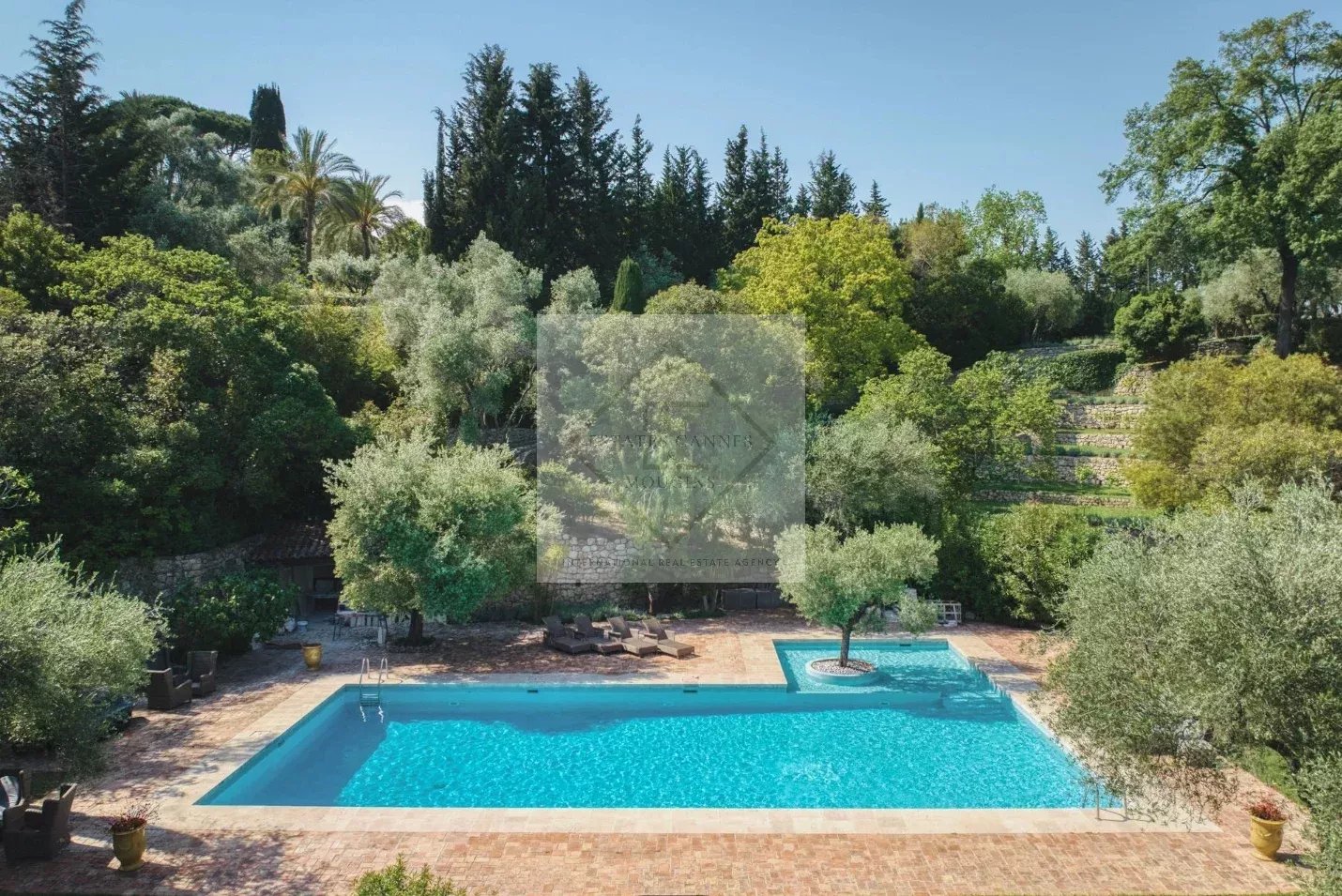 Villa Provençale avec piscine et court de tennis, à pied du village de Mougins — photo 31