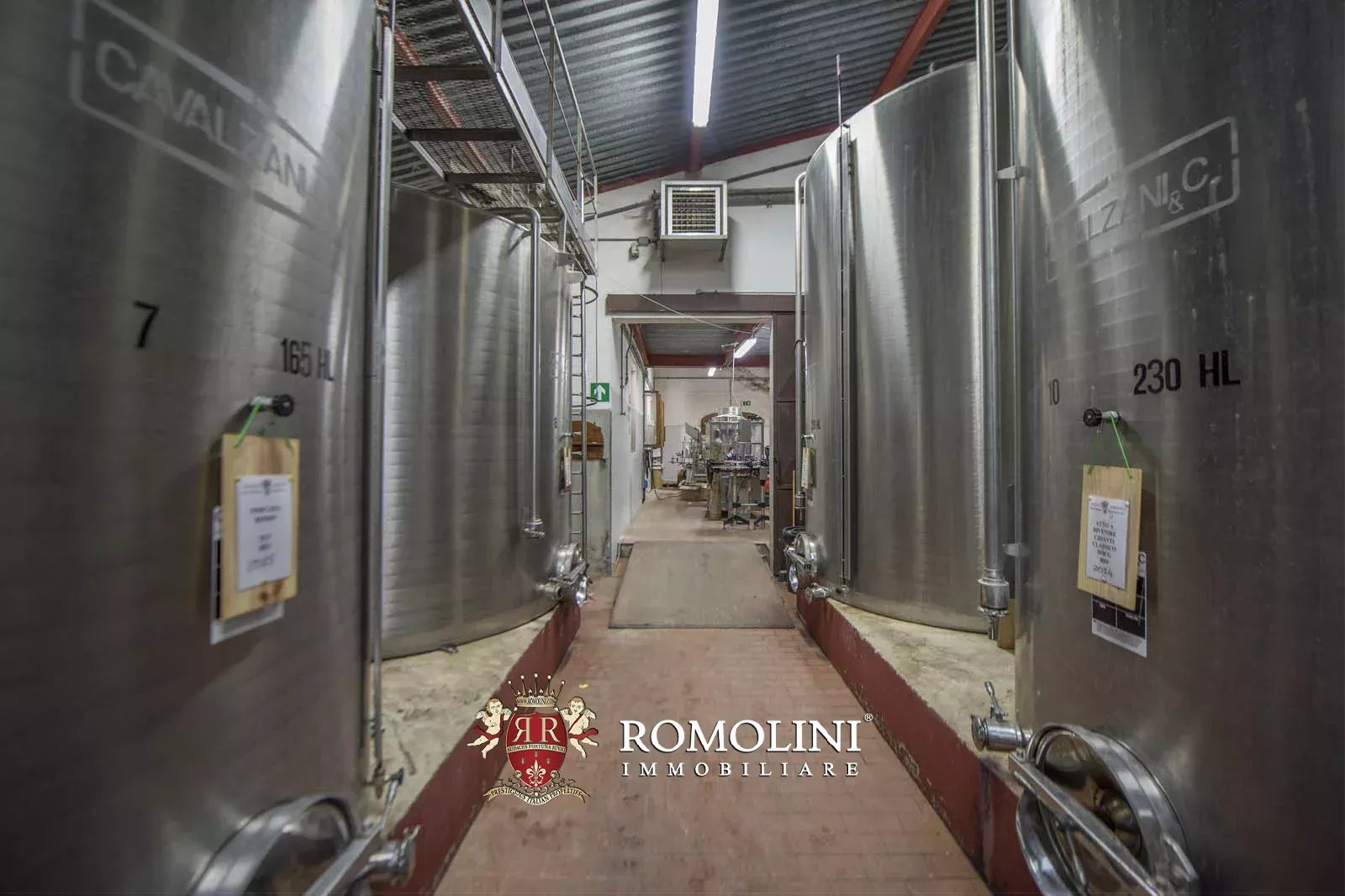 10 Bedroom Vineyard's Image 34
